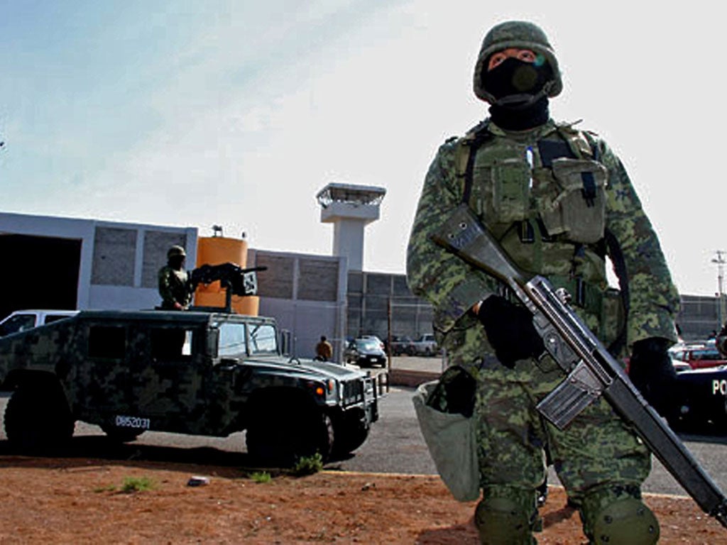 Soldiers outside the prison in Coahuila