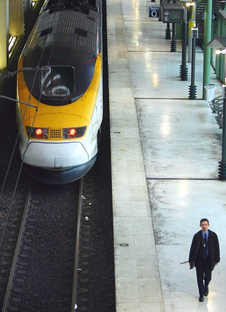 Gateway: take the Eurostar via Paris