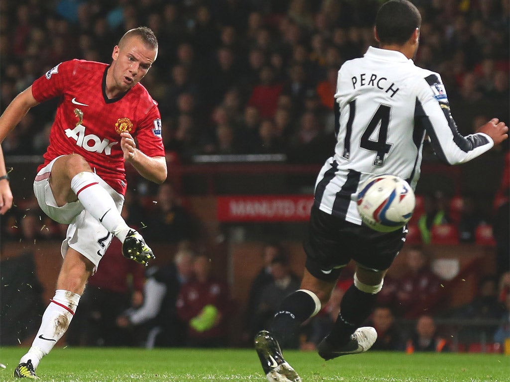 Tom Cleverley fires in Manchester United's second