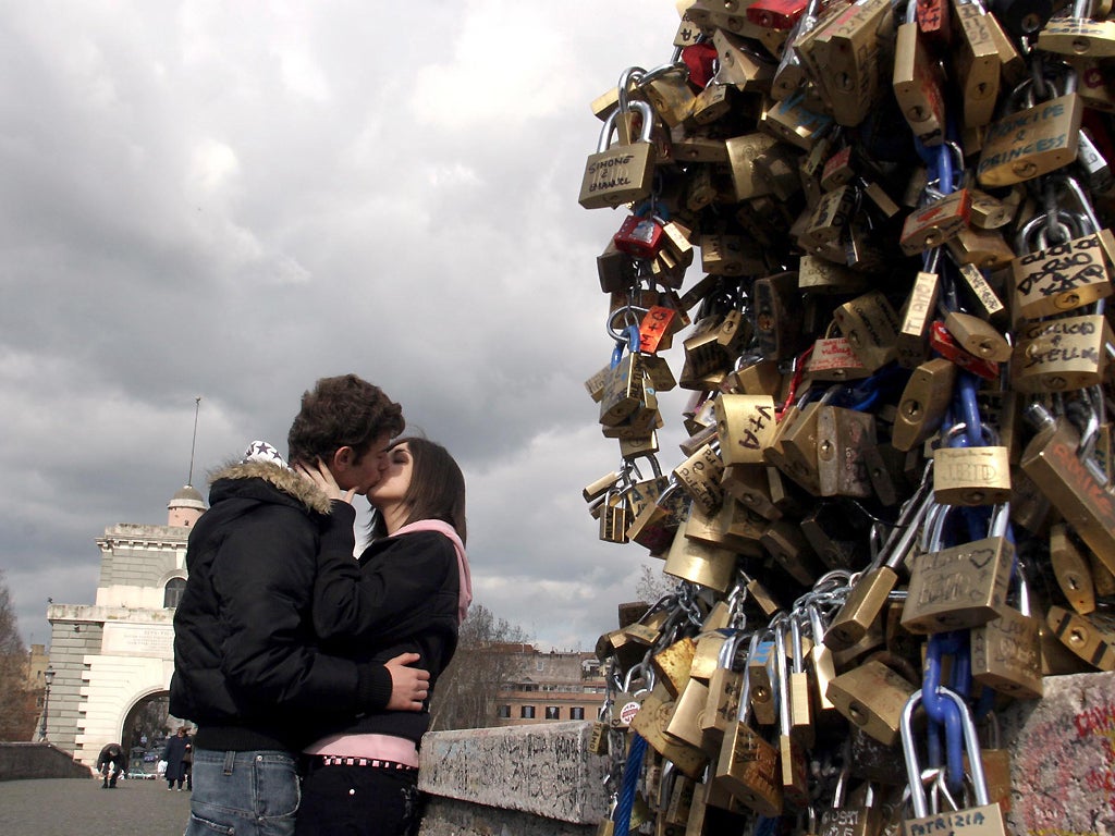 The way it was: the Ponte Milvio Bridge in 2007