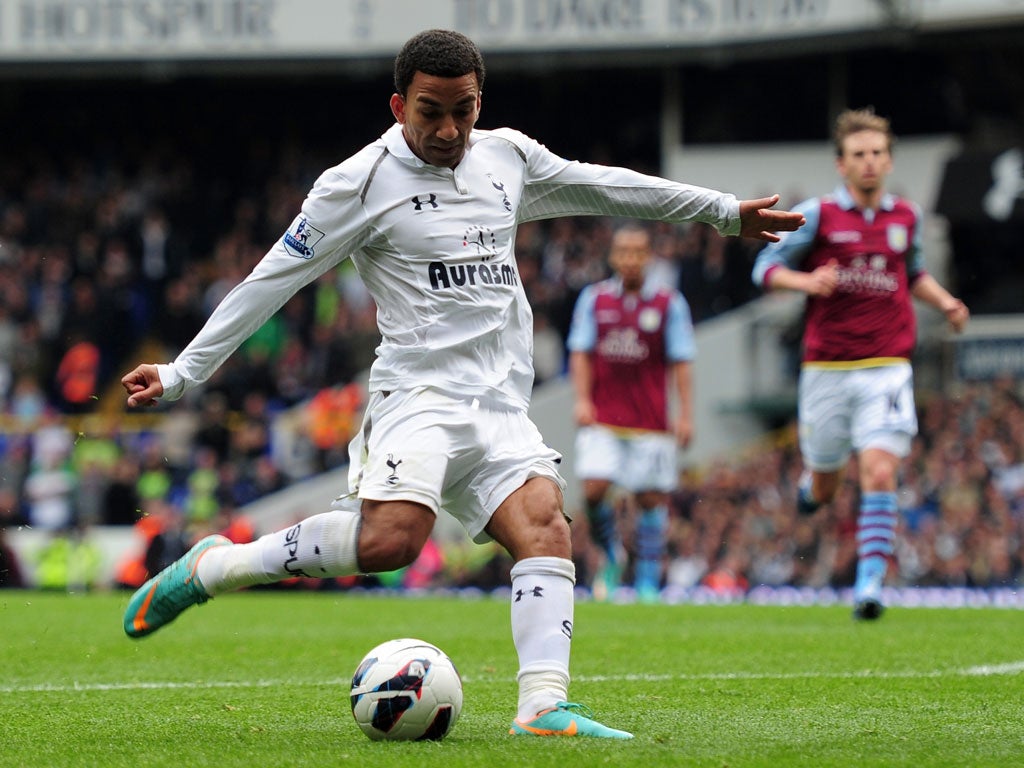 Aaron Lennon of Tottenham scores his side's second goal