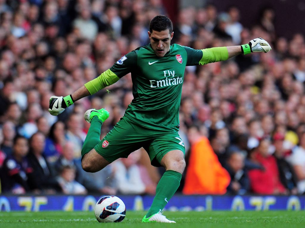 Arsenal goalkeeper Vito Mannone