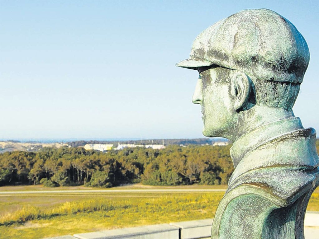 Wright stuff: Wilbur looks over Kill Devil Hills