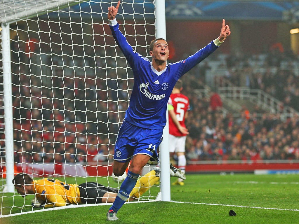 Ibrahim Afellay celebrates Schalke's second