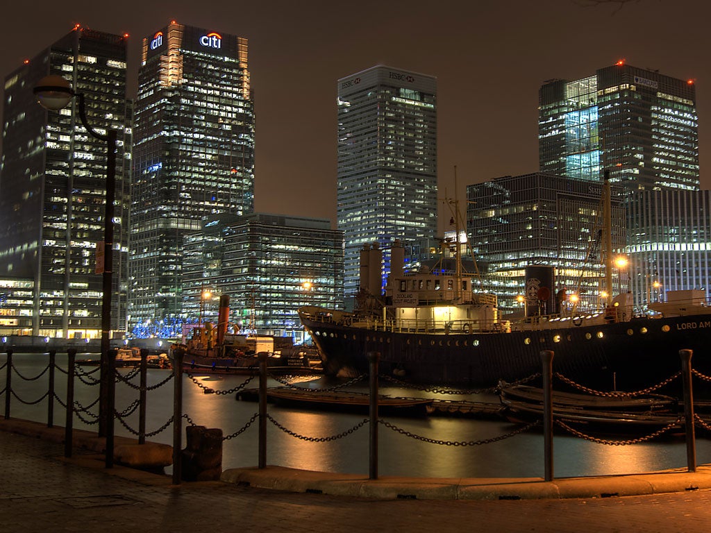 Canary Wharf by night