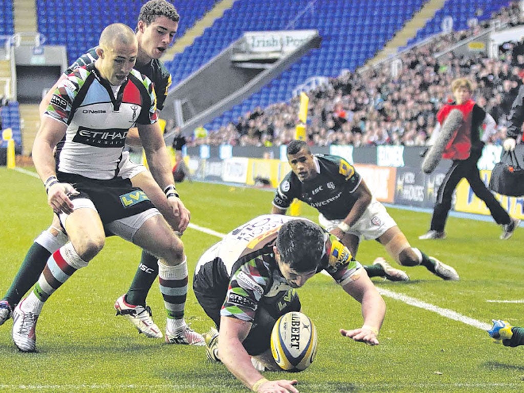 Tom Casson scores a last-minute try for Harlequins