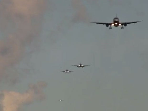 A video showing the extent to which airplanes are tossed around by winds as they come into land at Heathrow Airport has become an internet hit