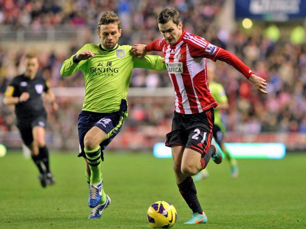 Sunderland’s Adam Johnson (right) seems to be desperately short of confidence