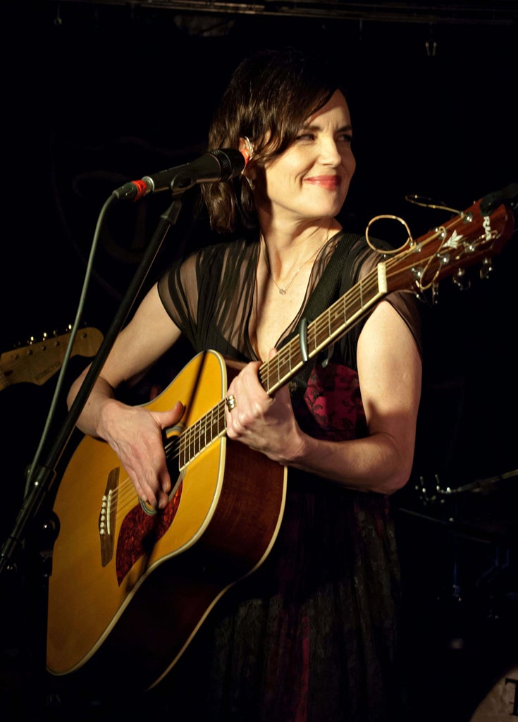 Lady Cora rocks out: Elizabeth McGovern in Sadie and the Hotheads