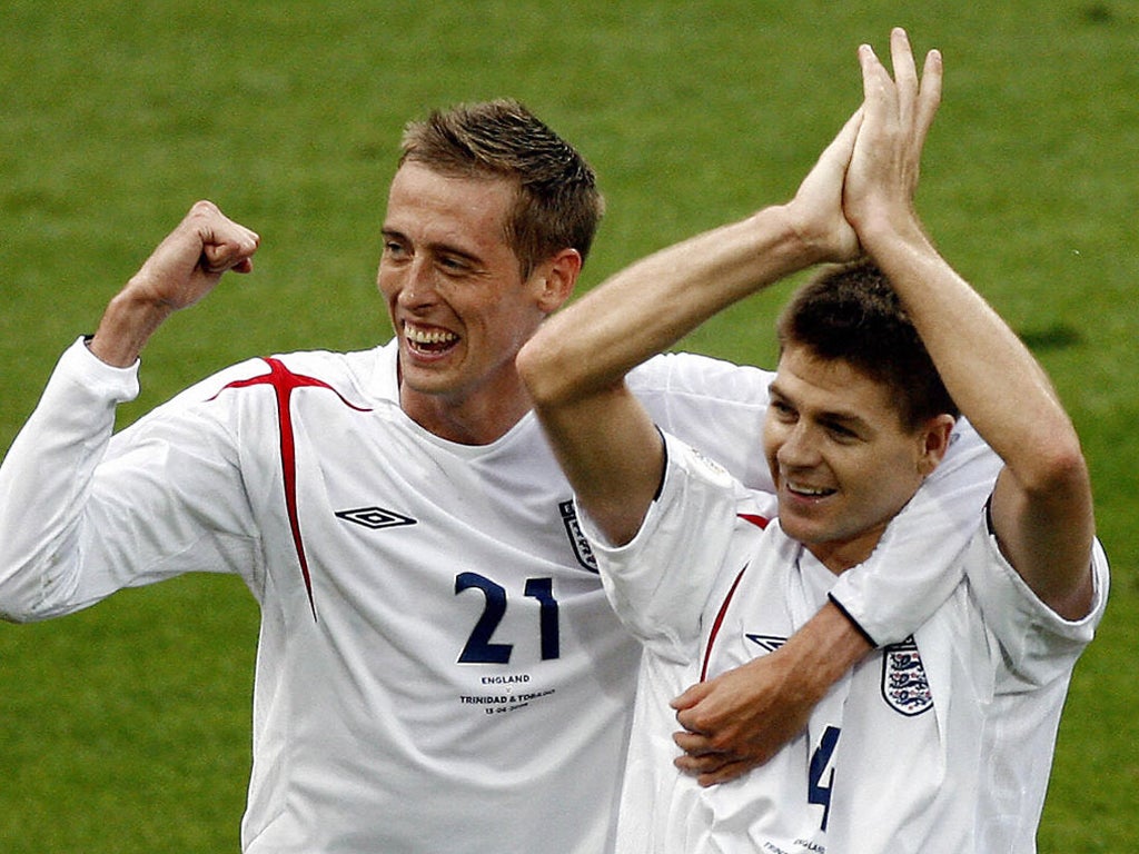 Gerrard with Crouch after scoring his first World Cup goal