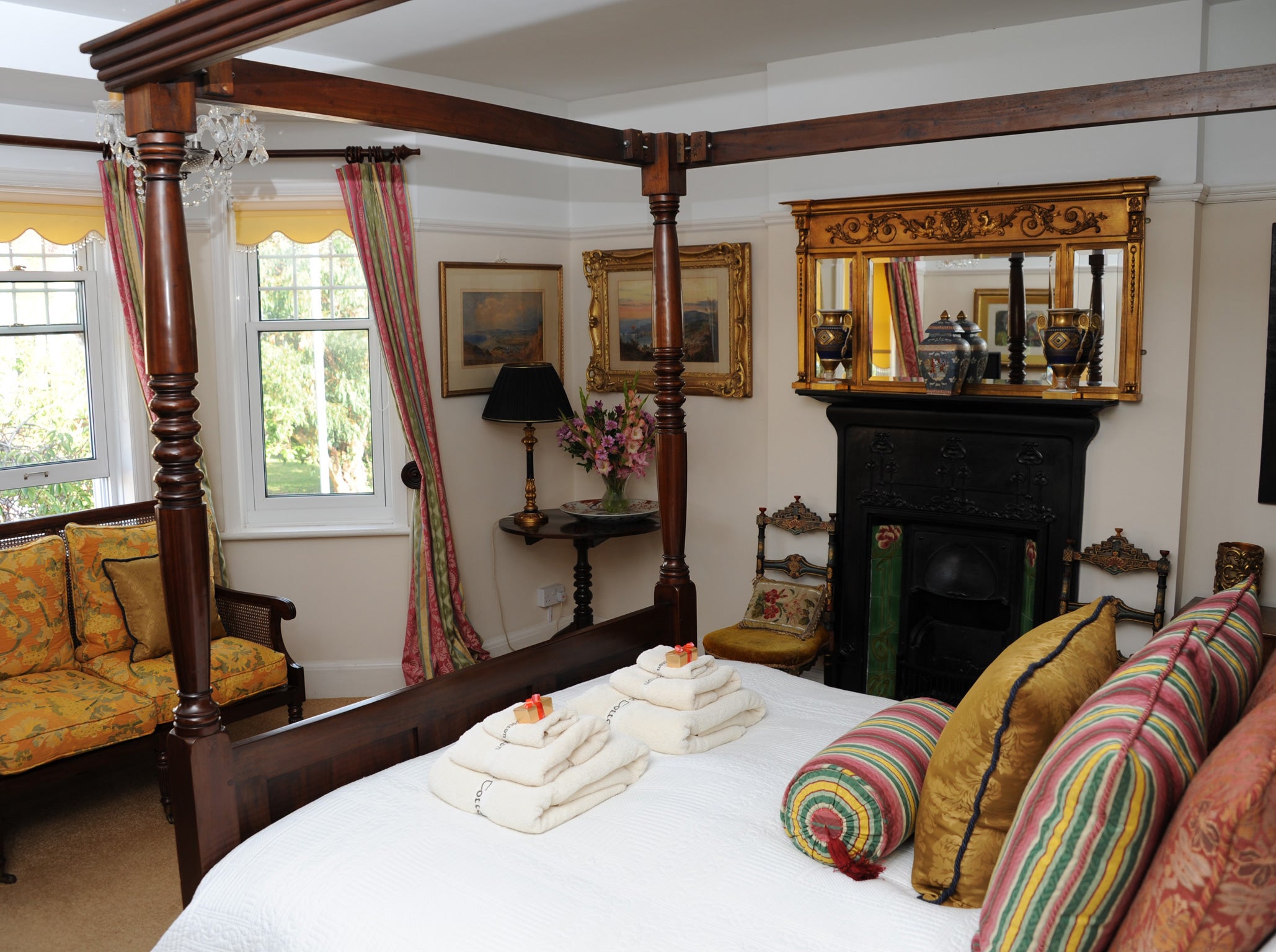 Montague House's Gold Suite