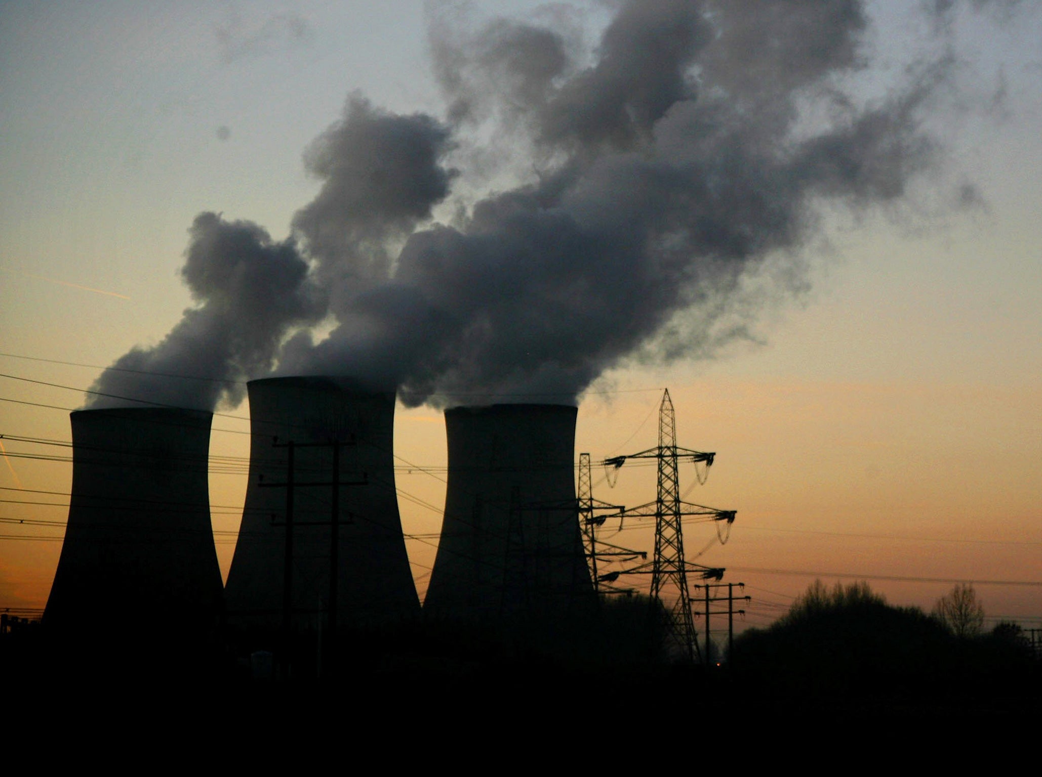 Didcot: arguably Henry Moore’s largest sculpture, Didcot dominates the Thames Valley in south Oxfordshire, and has
inspired poets and artists. It could now disappear