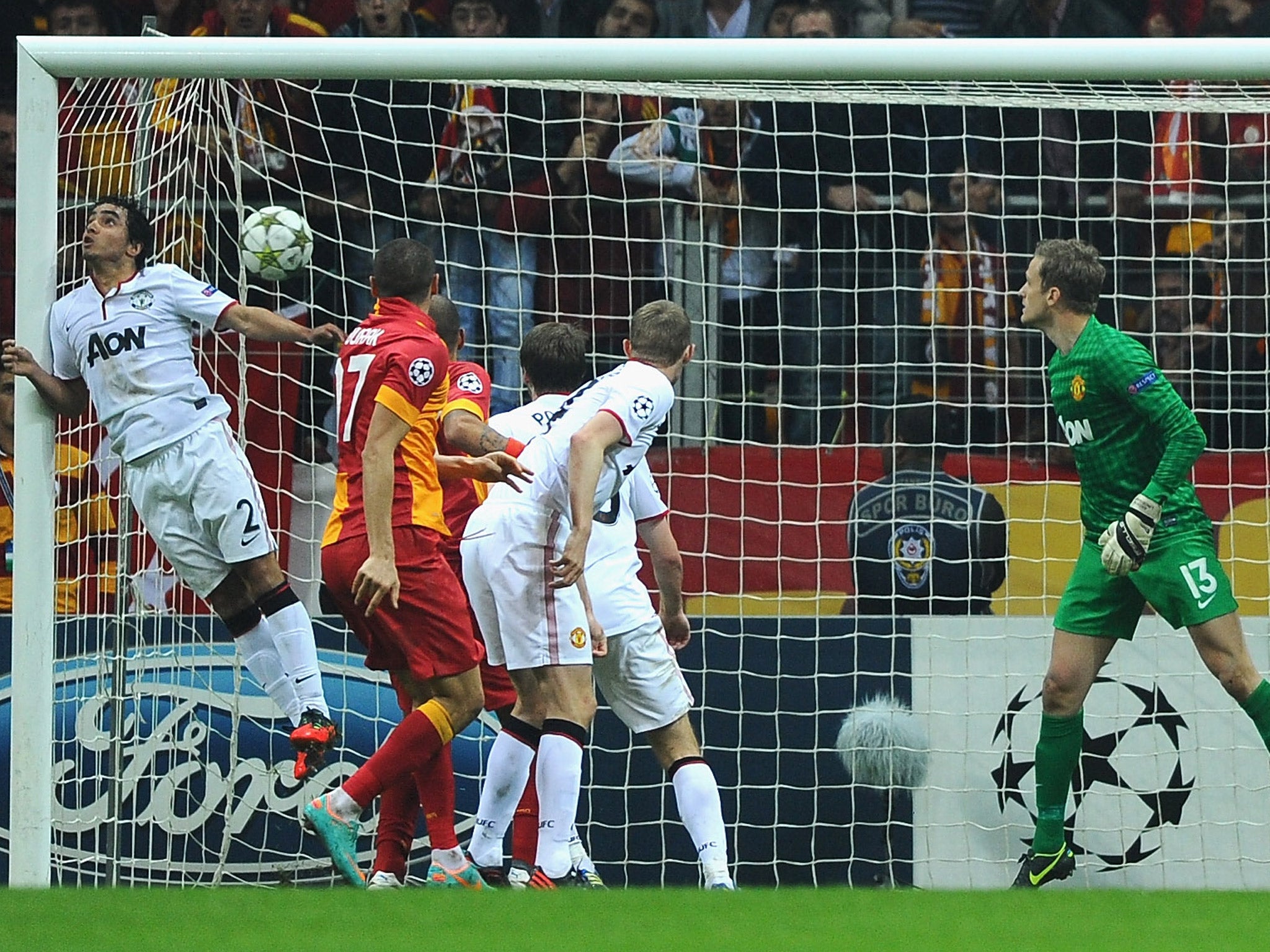 Rafael's leap fails to prevent Galatasary from scoring