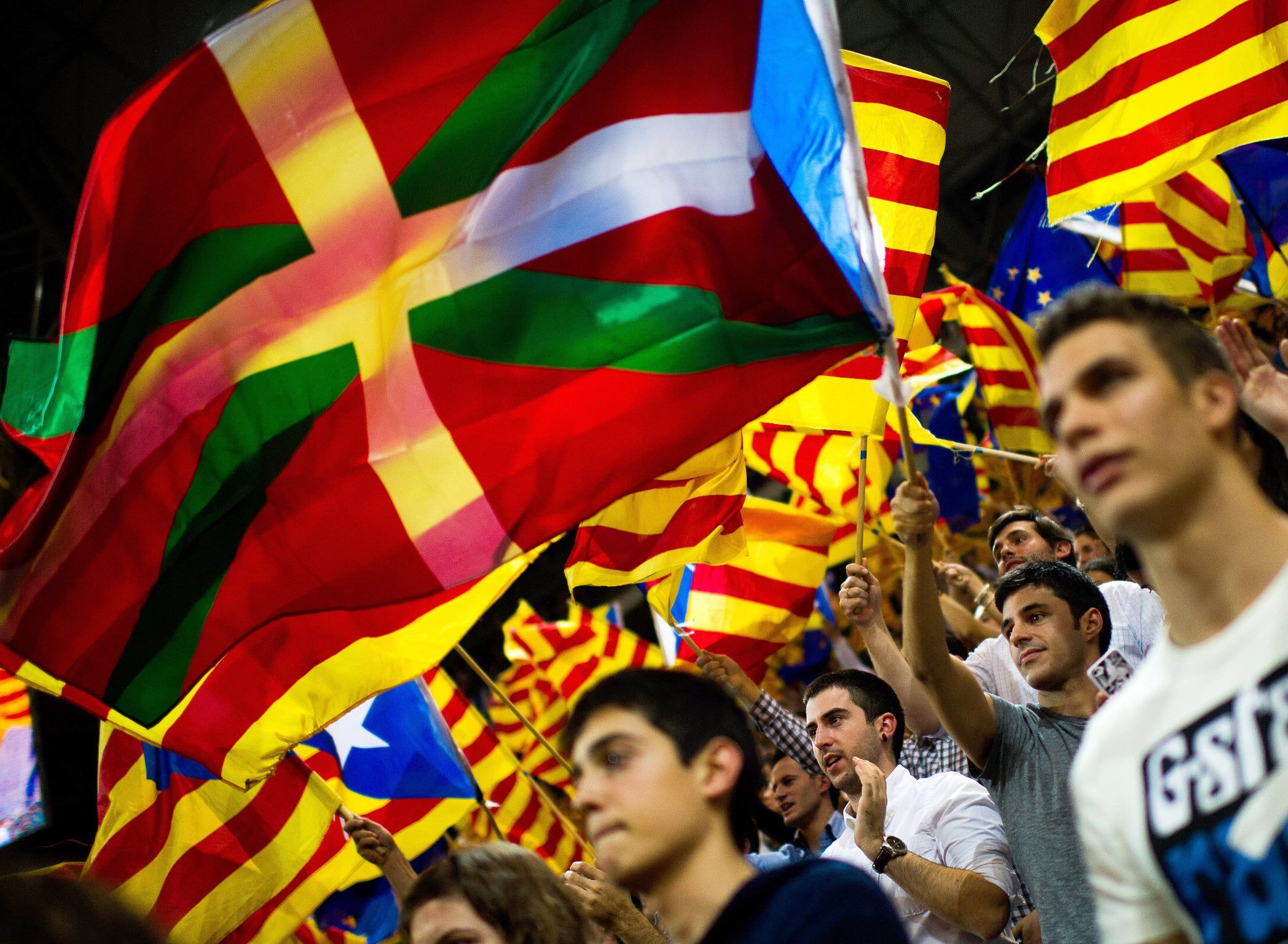 Leader of the pro-independence CiU, Artur Mas, has promised to begin the referendum process in the new year