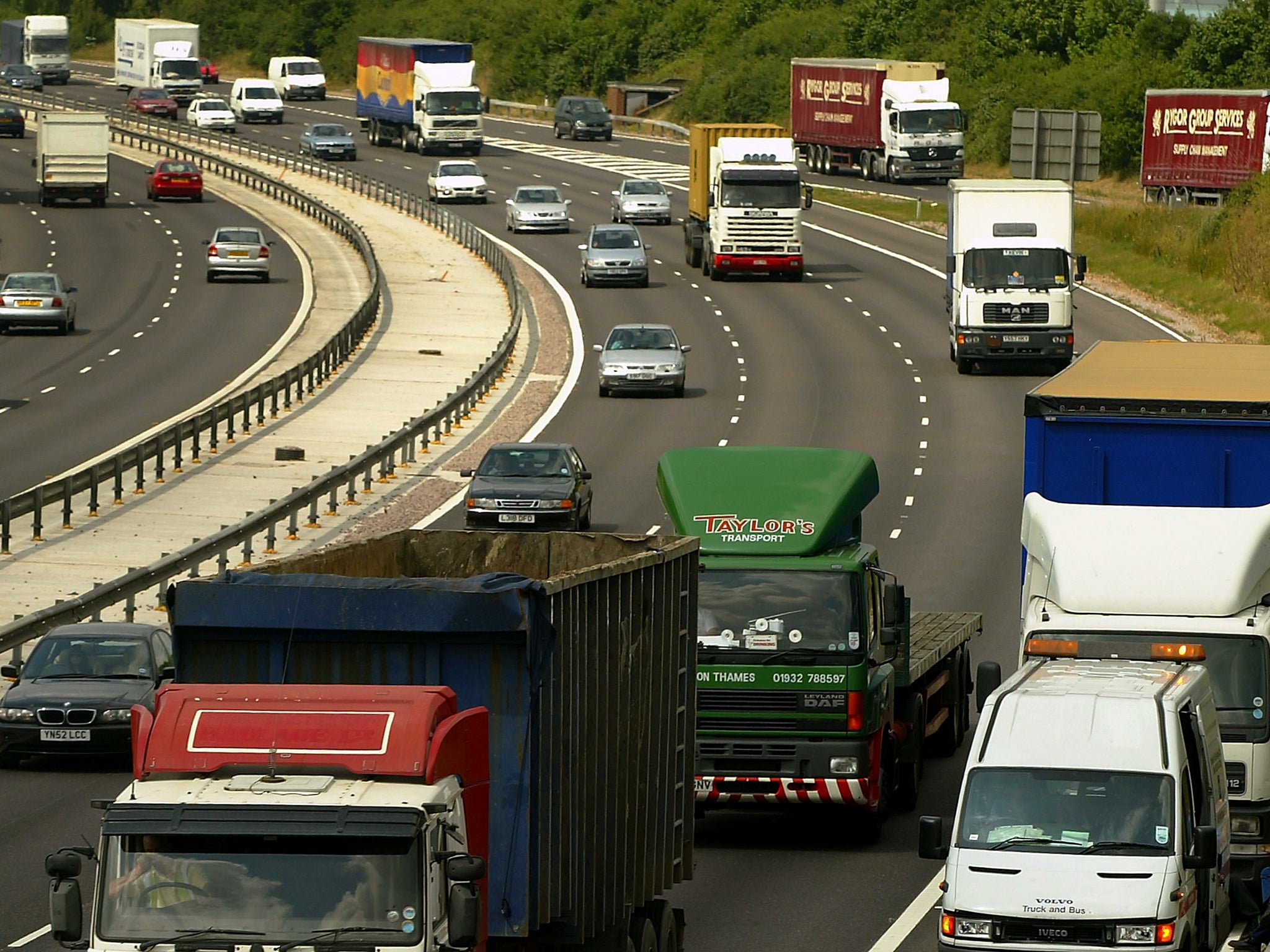 Accident resulted in the closure of five junctions of the motorway in both directions