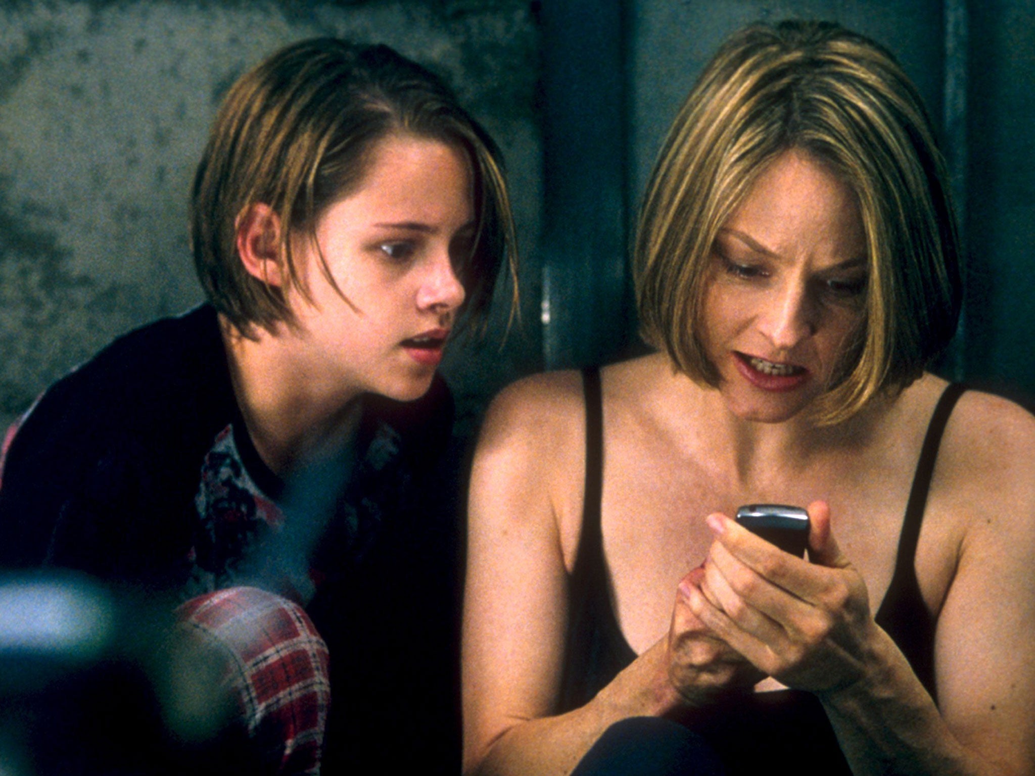 Jodie Foster and Kristen Stewart played a mother and daughter in the 2002 thriller ‘Panic Room’