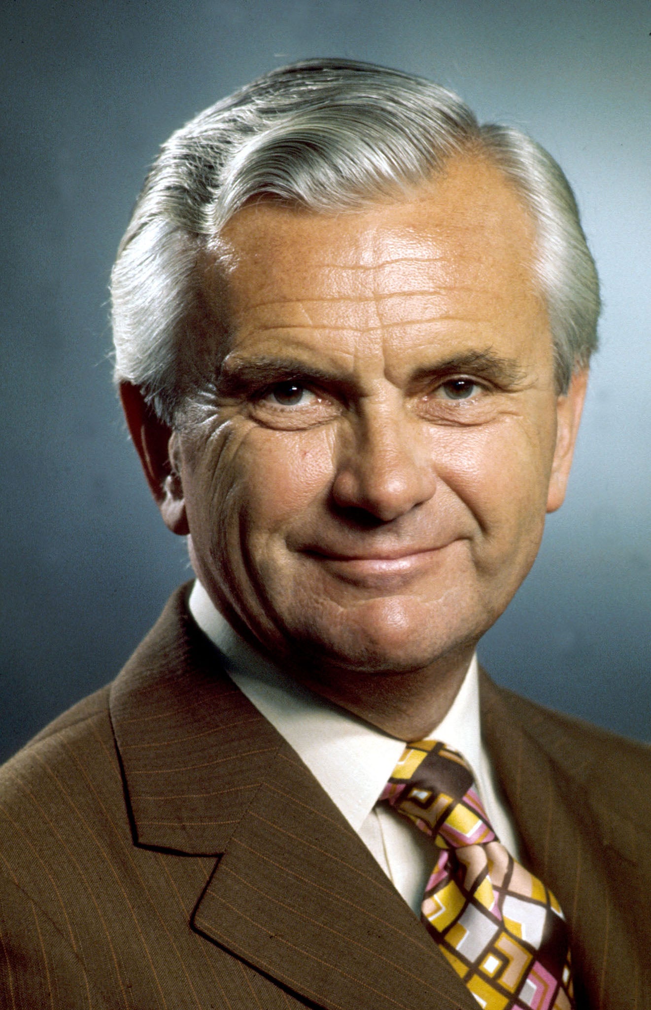 Newsreader Kenneth Kendall who died today aged 88