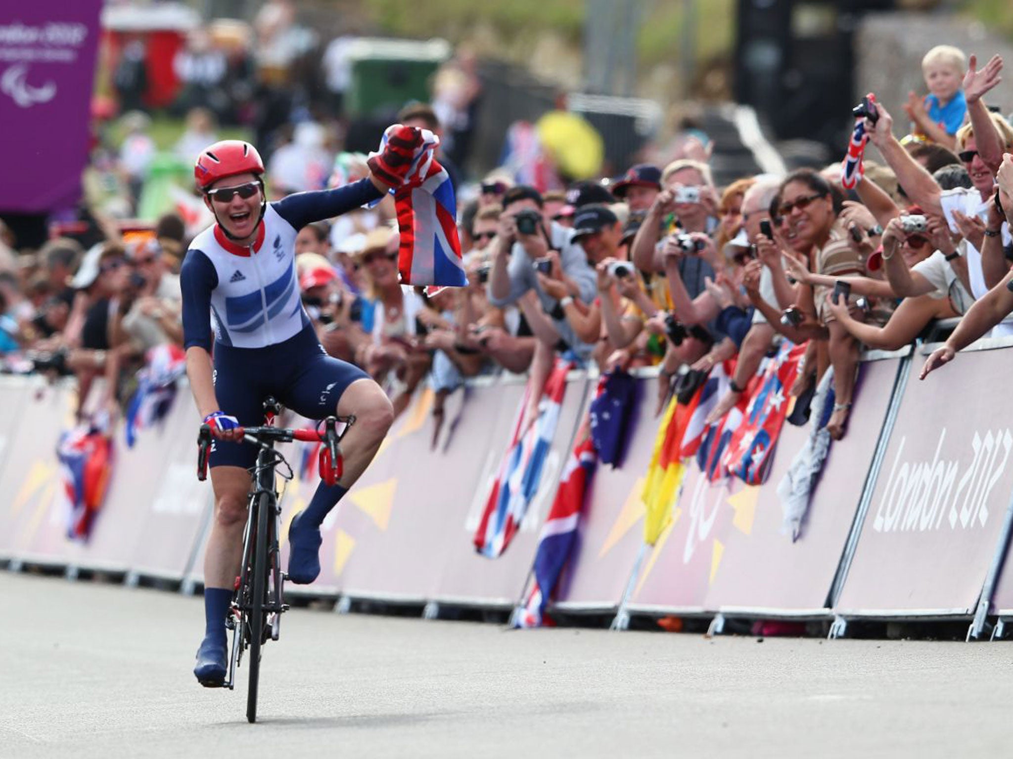 Sarah Storey wins gold in the Paralympic individual road race at Brands Hatch