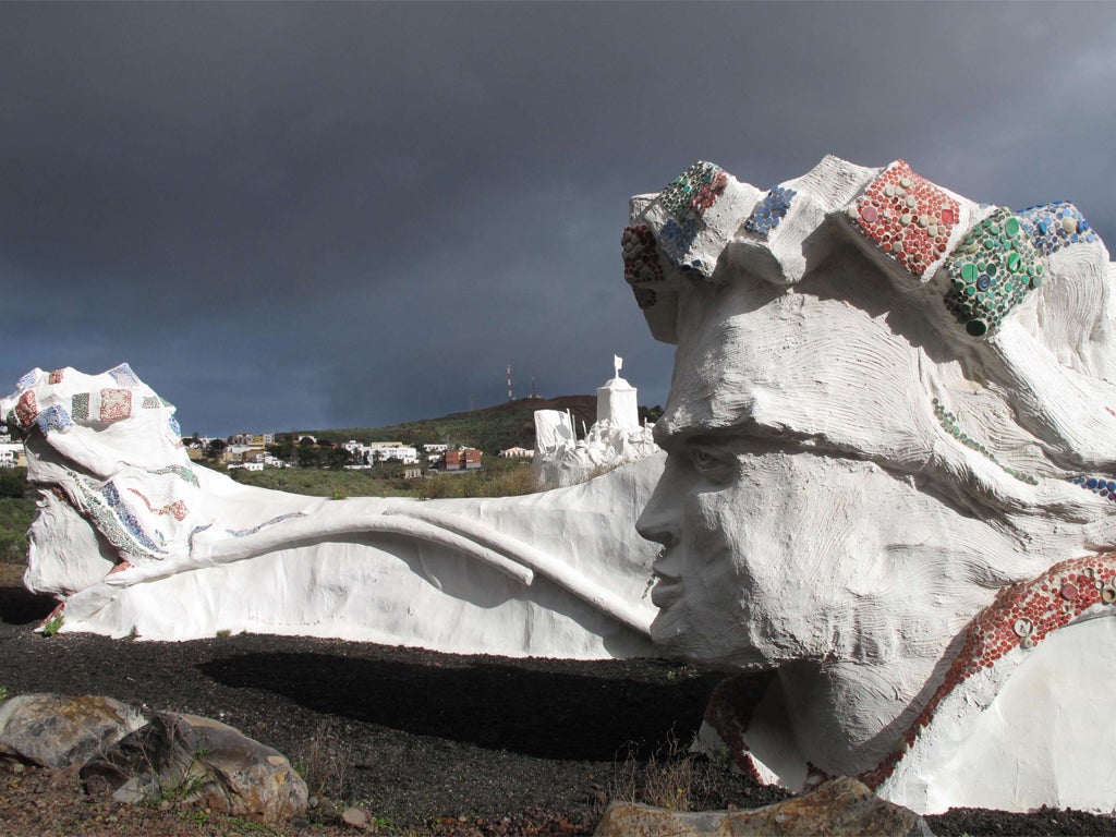 “Monumeto A La Bajada” in Valverde