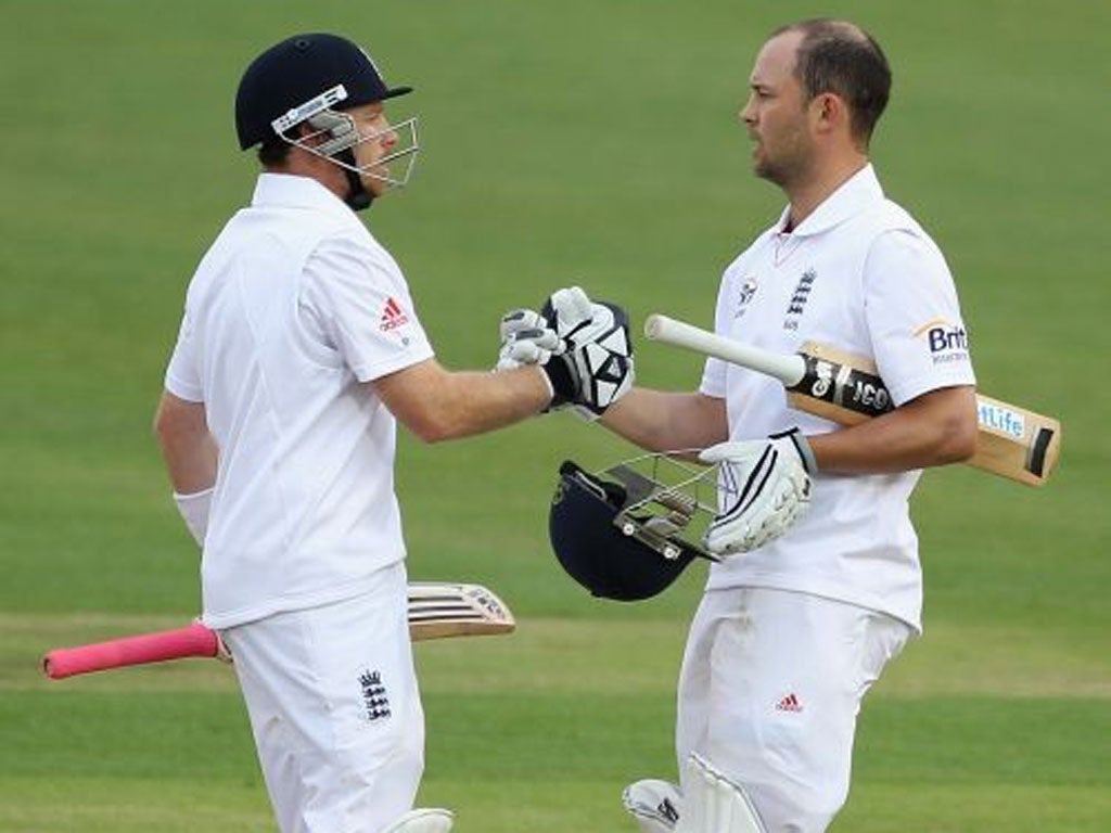 Jonathan Trott and Ian Bell both scored centuries on the final day