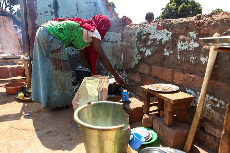 Clemence, who was freed from an armed group by Unicef, adjusts to civilian life. At only 15, she was forced to be a combatant, she is now reunited with her family
