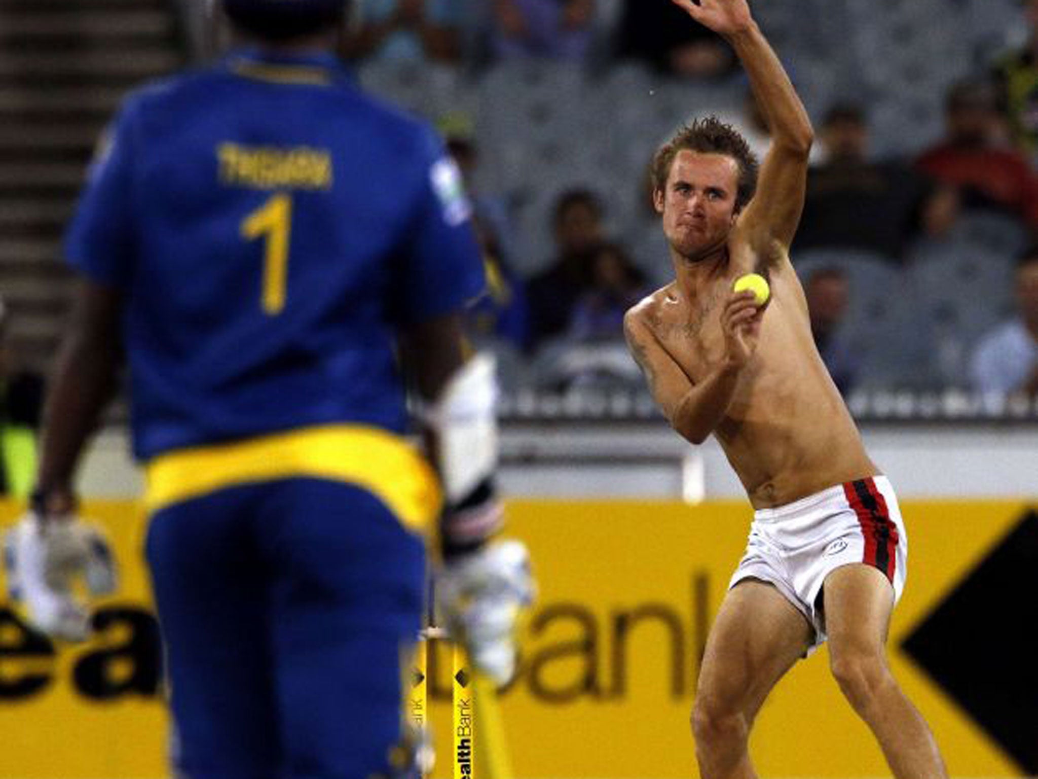 An underdressed spectator fancies a bowl in Melbourne