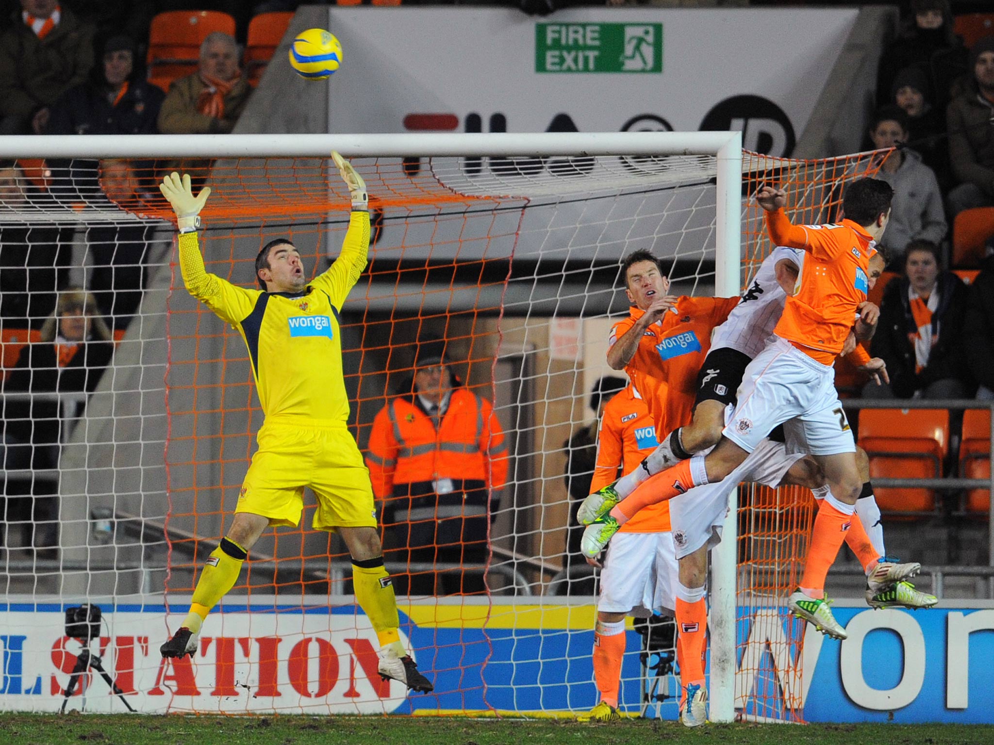 Fulham defender Brede Hangeland heads the winner against Blackpool