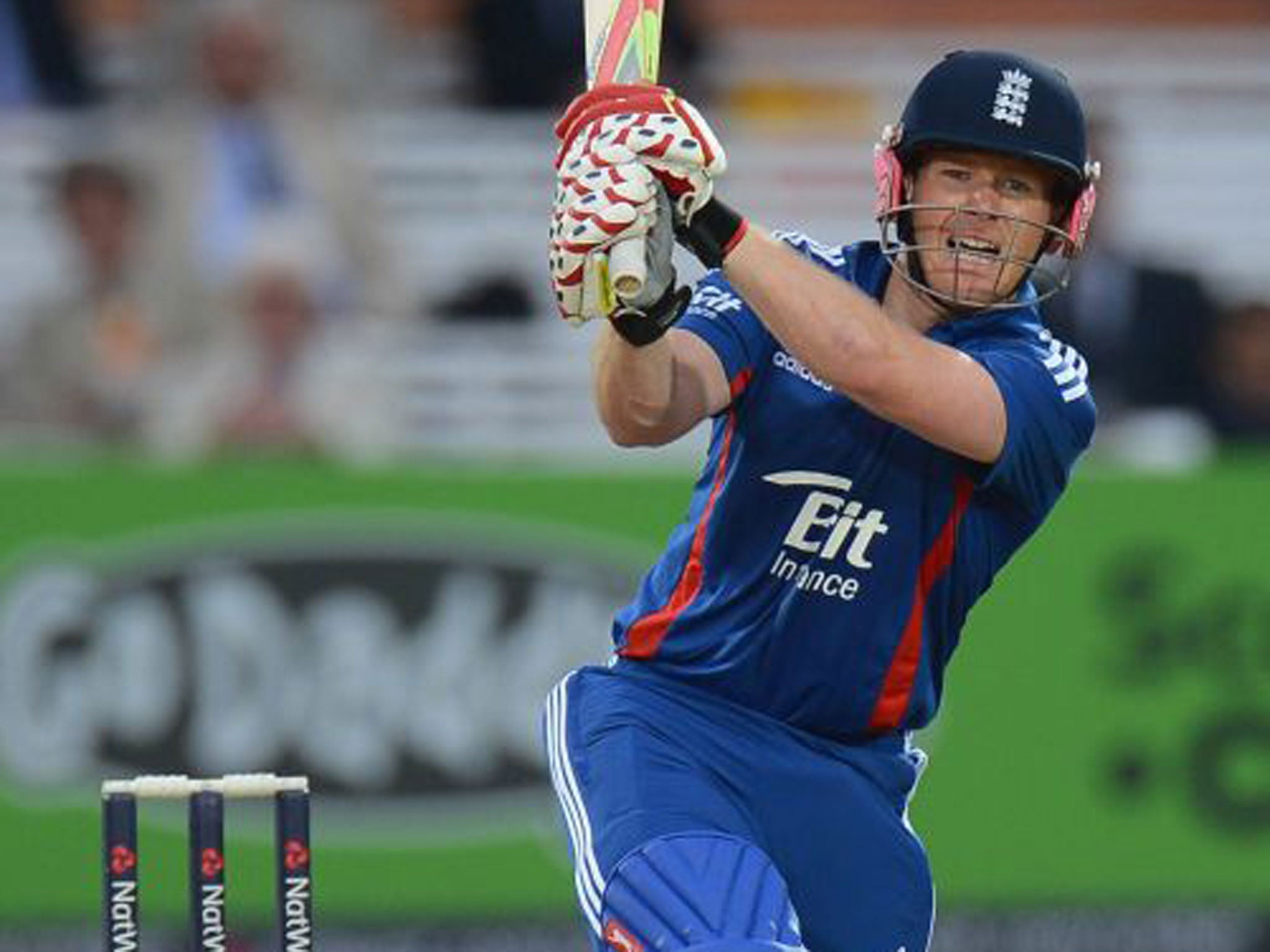 Eoin Morgan shared an unbroken 77 with Jos Buttler