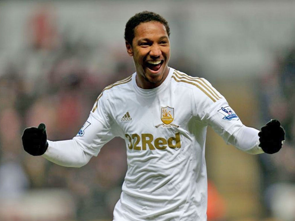 Jonathan de Guzman wants to stay with Swansea next season