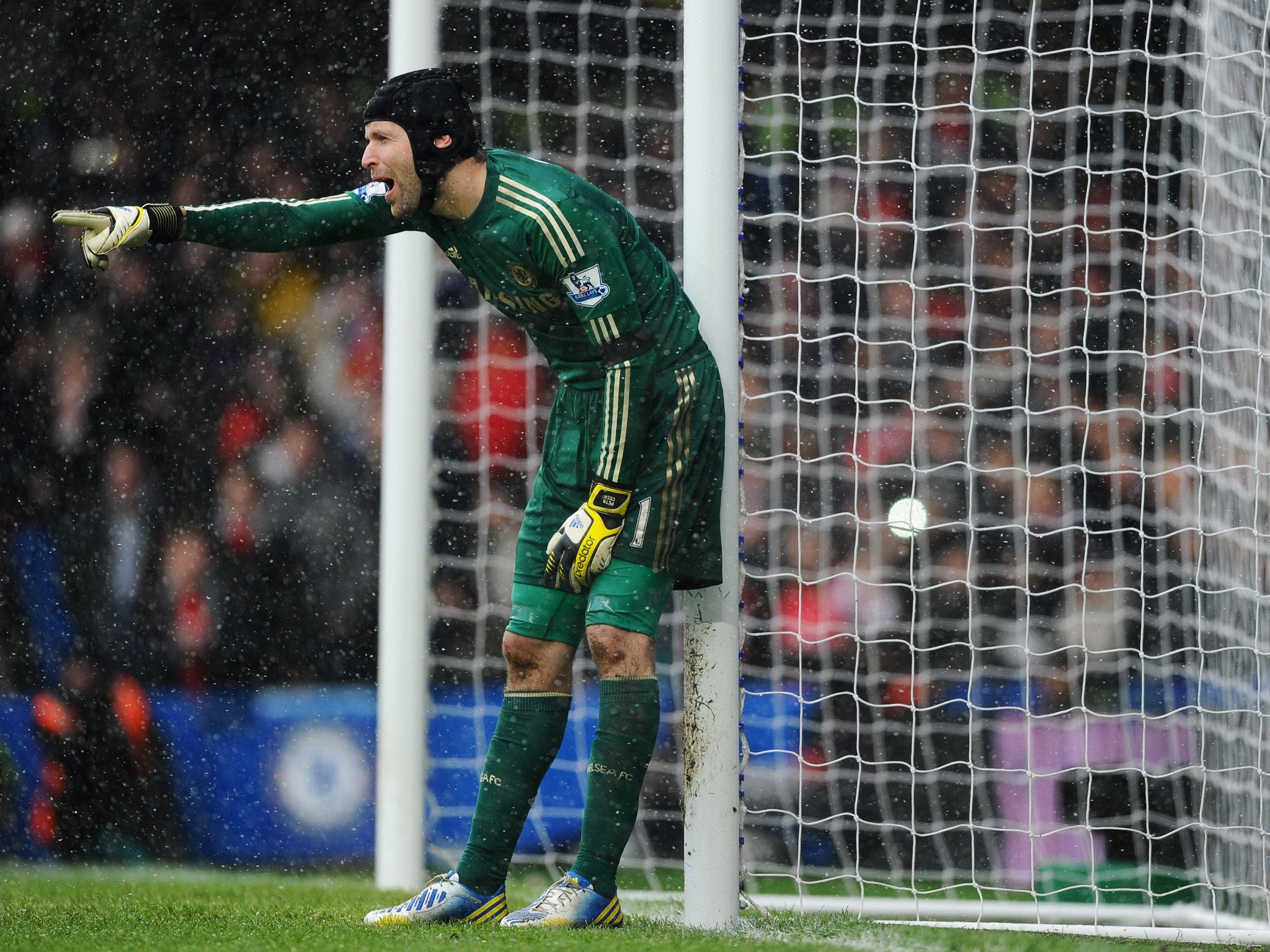 Petr Cech of Chelsea organises his defence