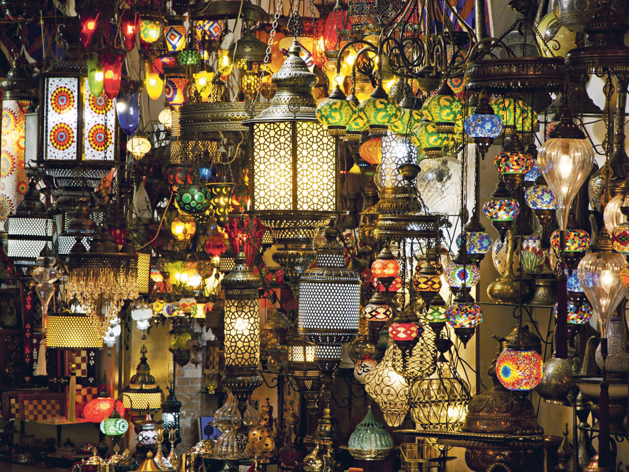 How bazaar: colourful lanterns for sale in Istanbul