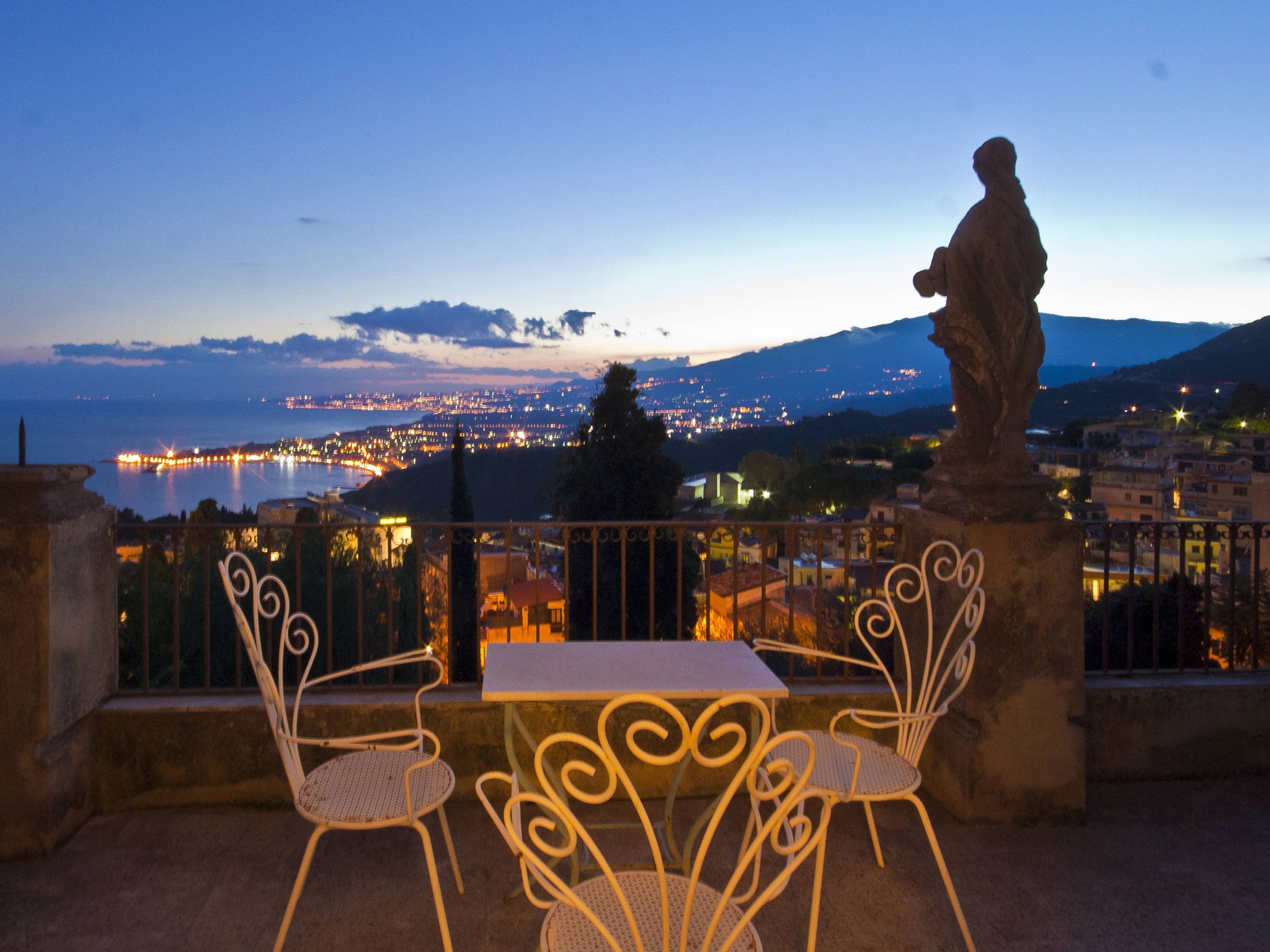 A view of Mount Etna and Taomina from Casa Cuseni