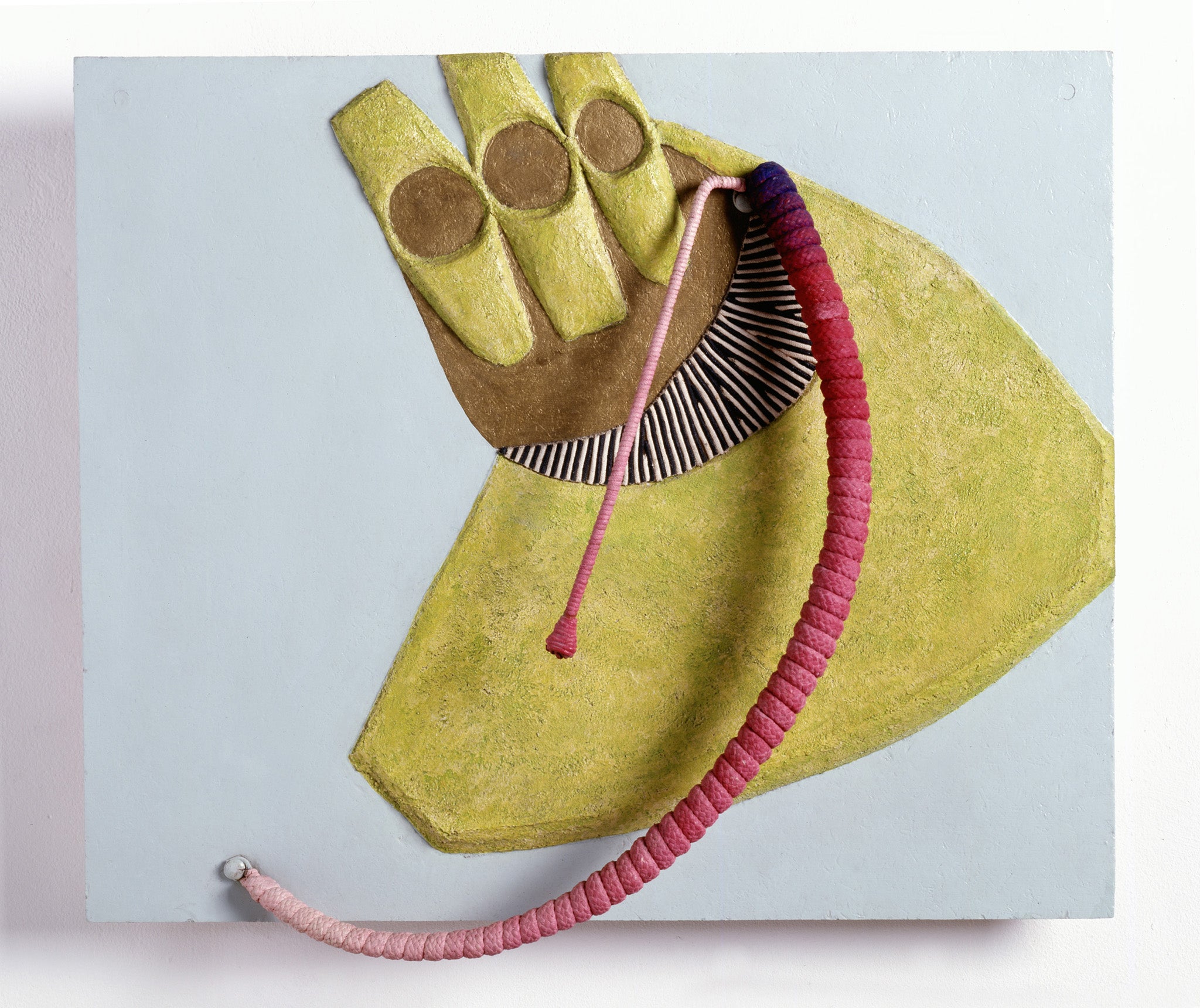 Oomamaboomba
May 1965
Tempera, enamel, rope, cord, metal, modeling compound (glue plaster, wood-shavings), particle board, wood
56 x 65 x 13 cm / 22 x 25 5/8 x 5 1/8 in