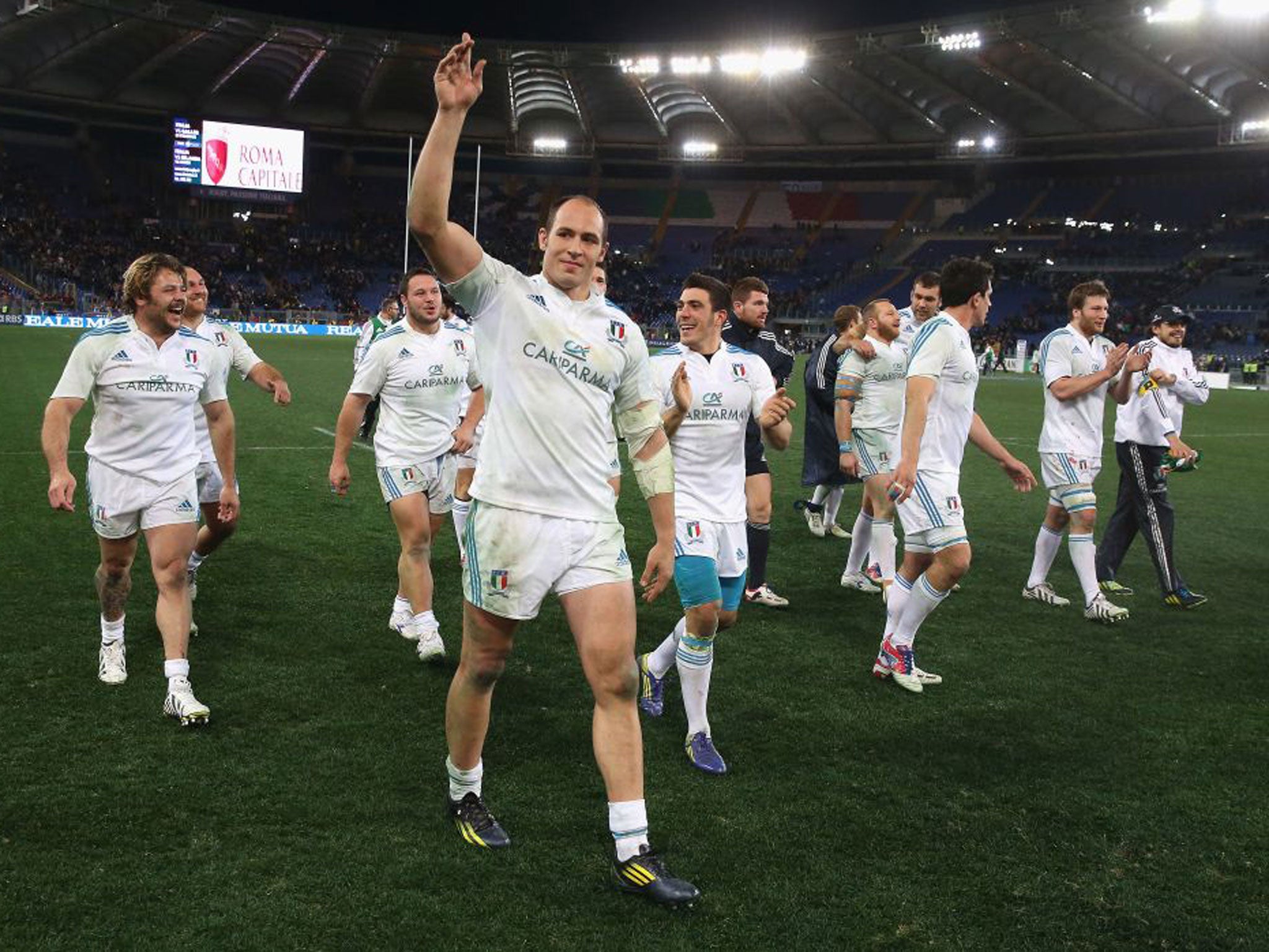 Sergio Parisse and his side