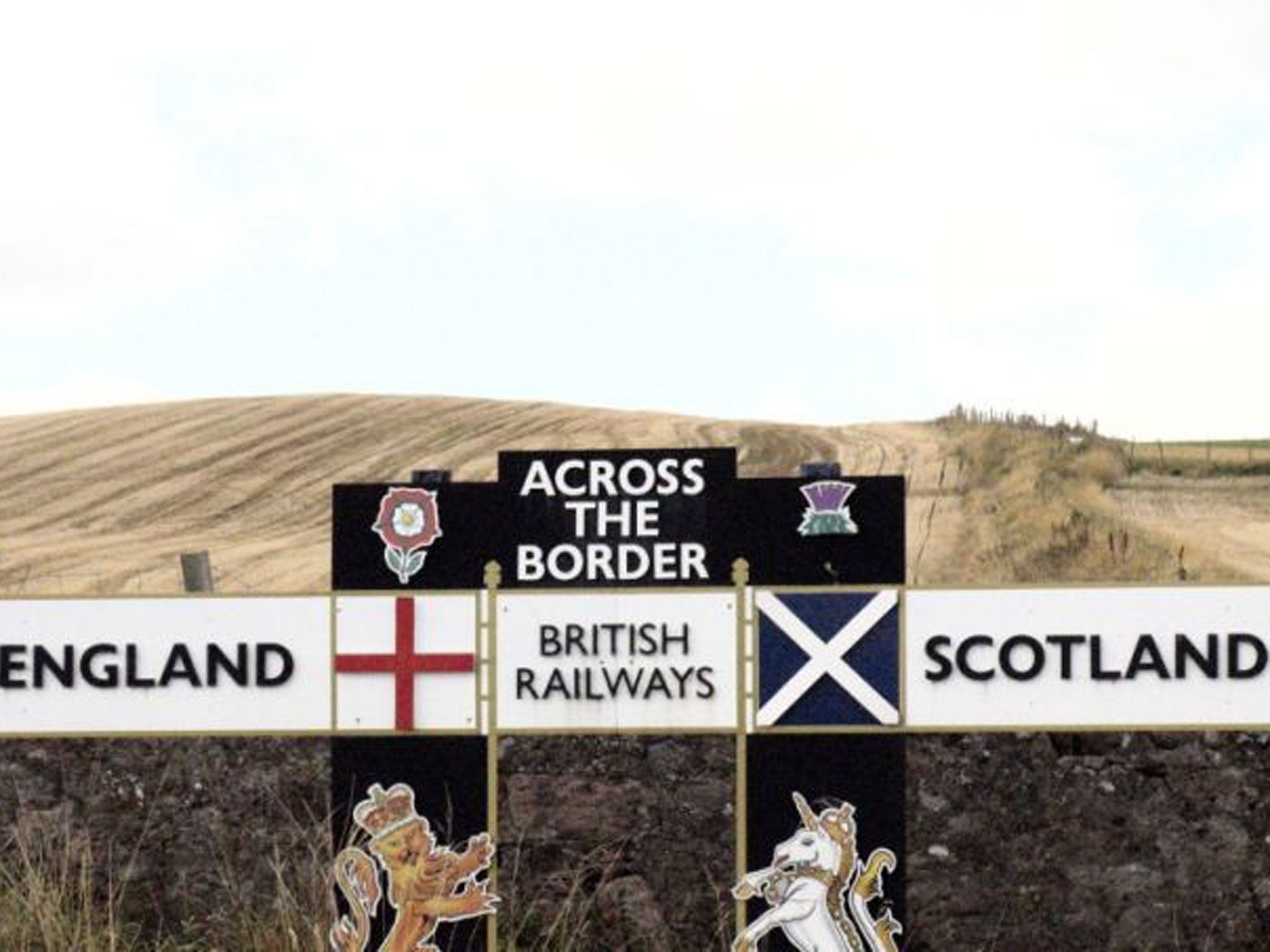 Borders Would border checks be carried out between Scotland and
England? Would there be a Scottish passport?