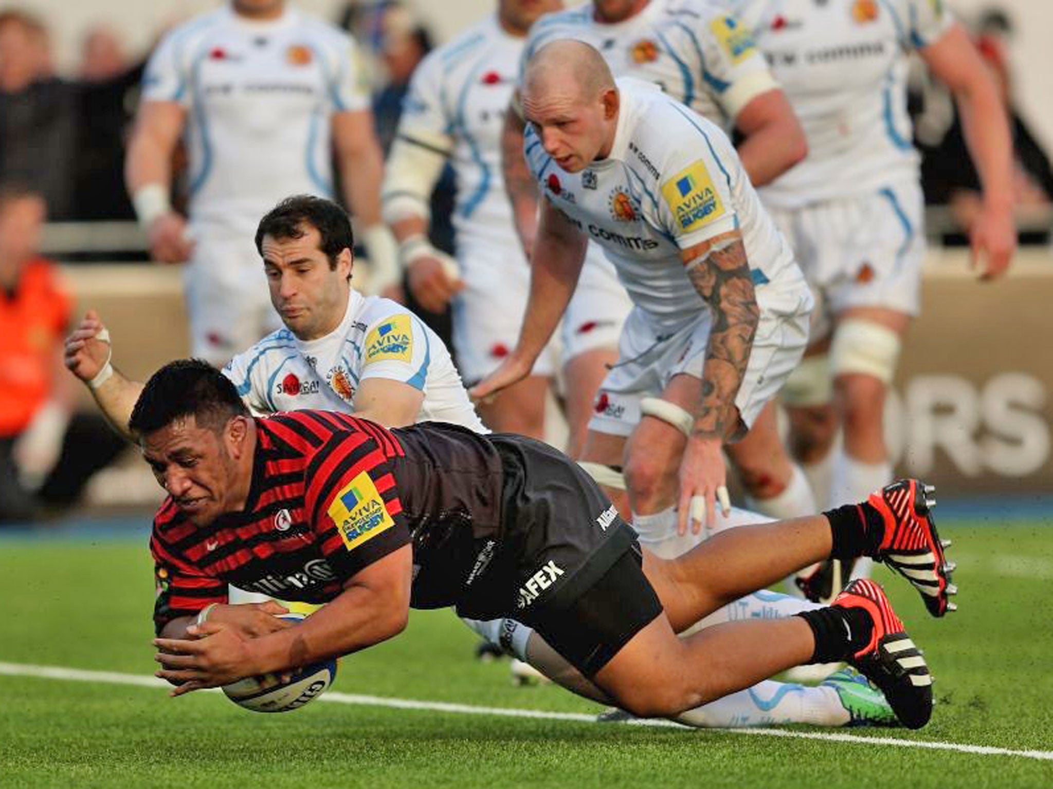 Mako Vunipola scores for Saracens on the synthetic turf