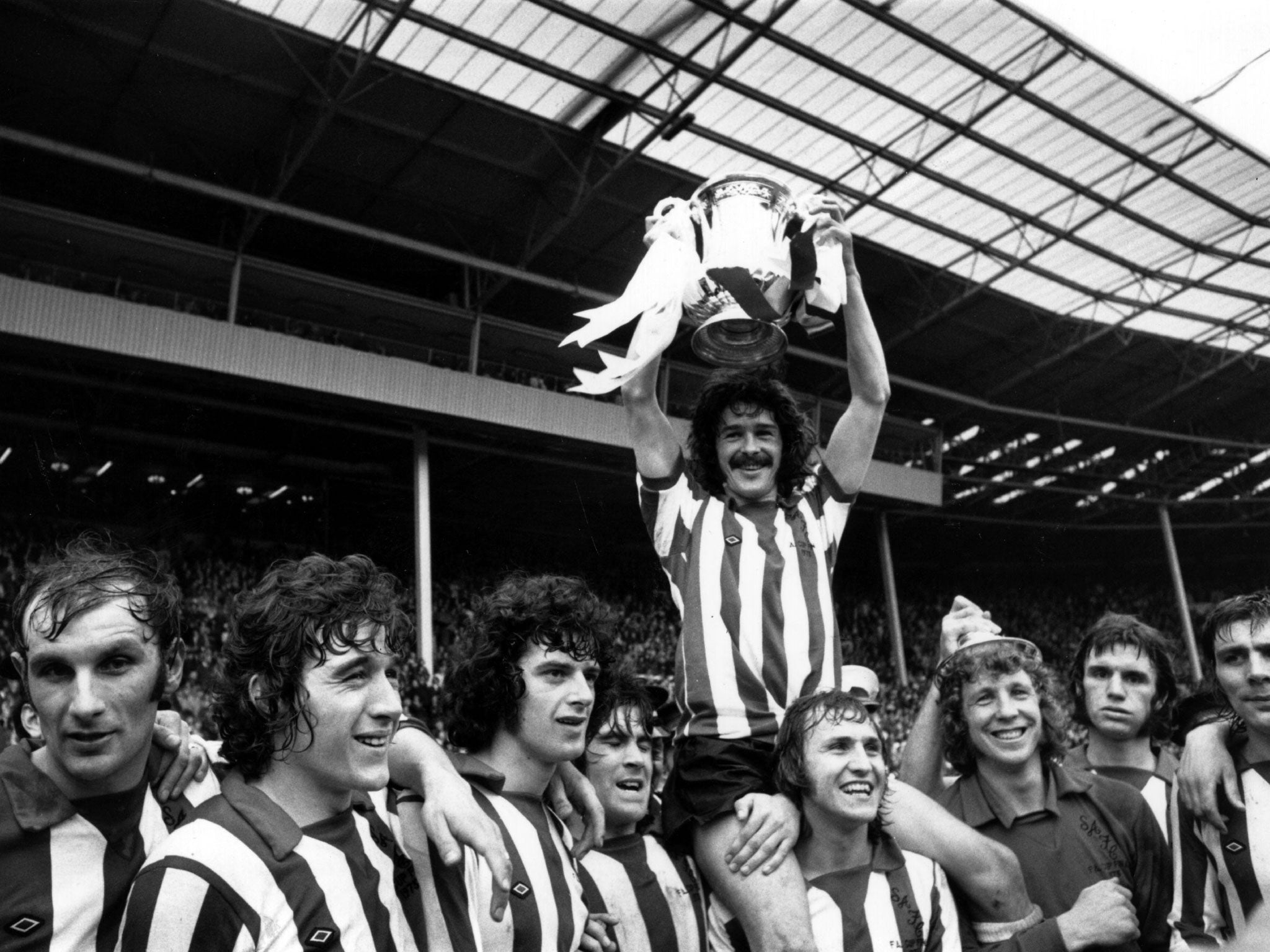 Sunderland celebrate winning the FA Cup in 1973