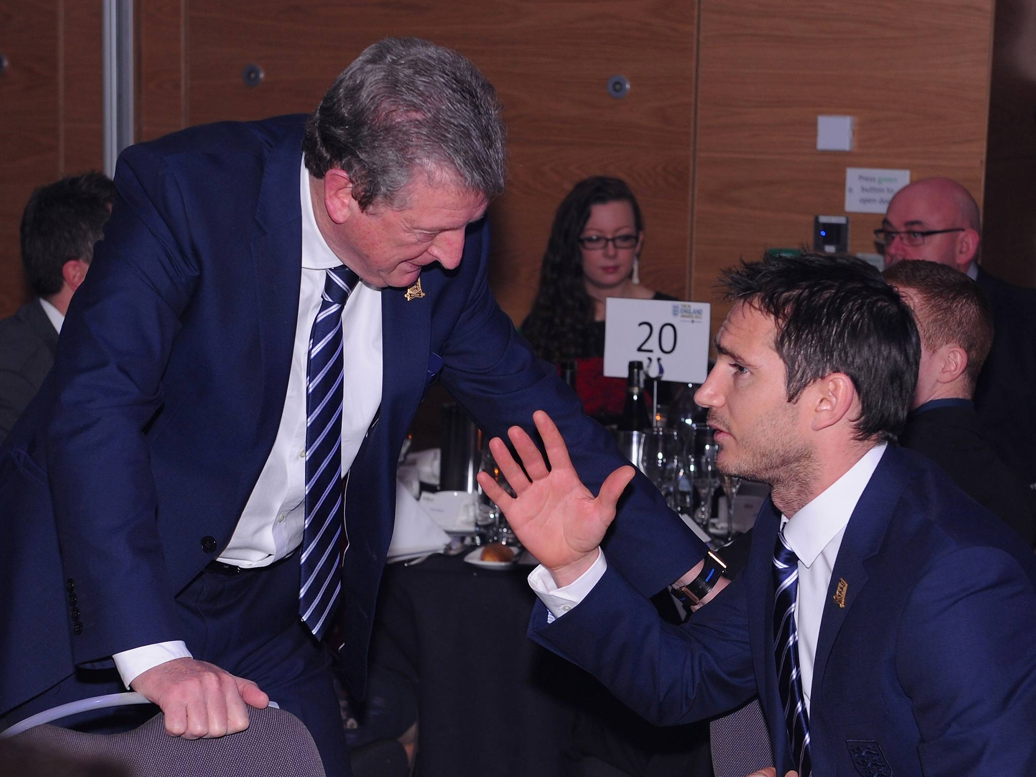 Frank Lampard talks with Roy Hodgson