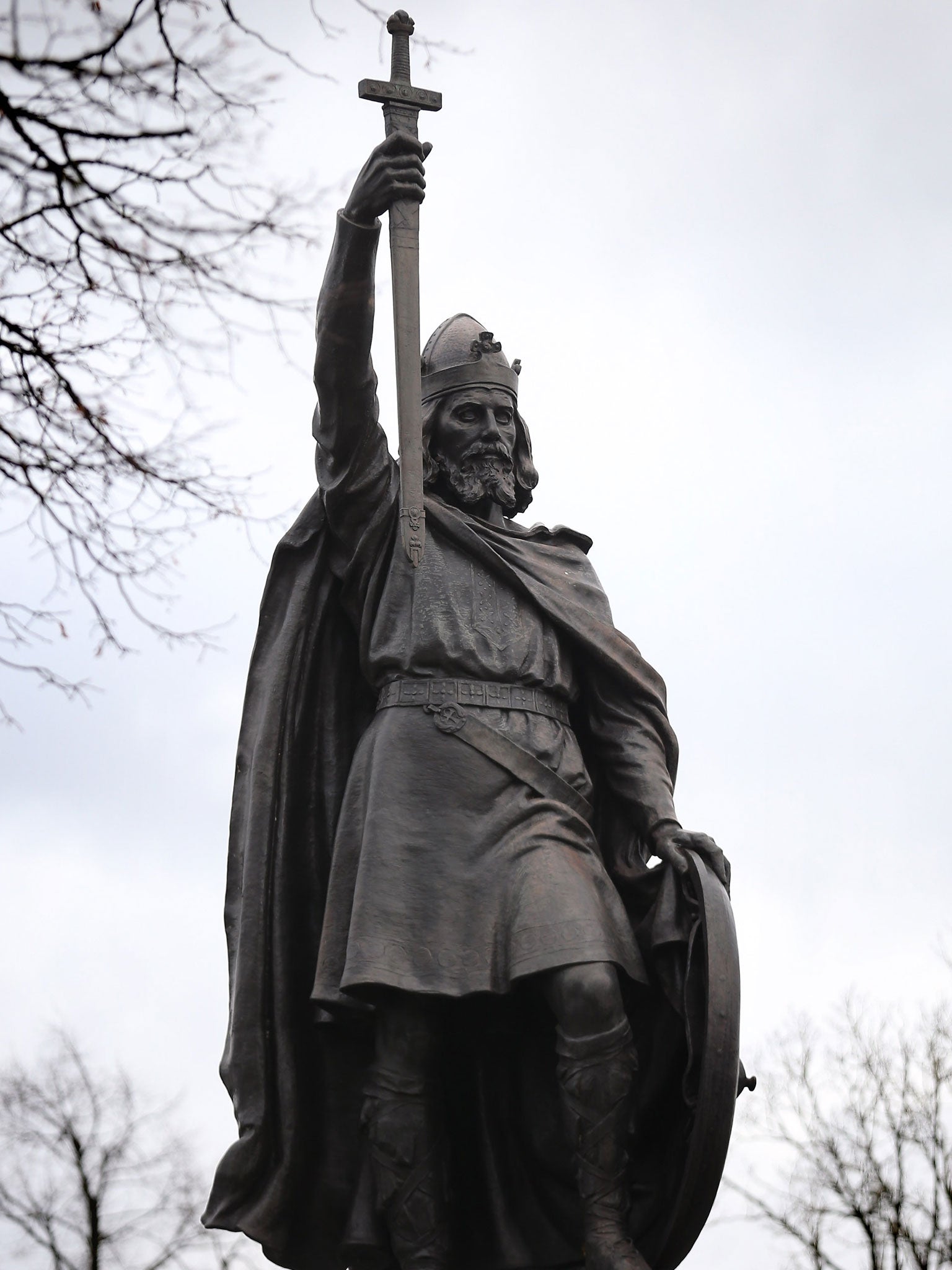 A statue of King Alfred