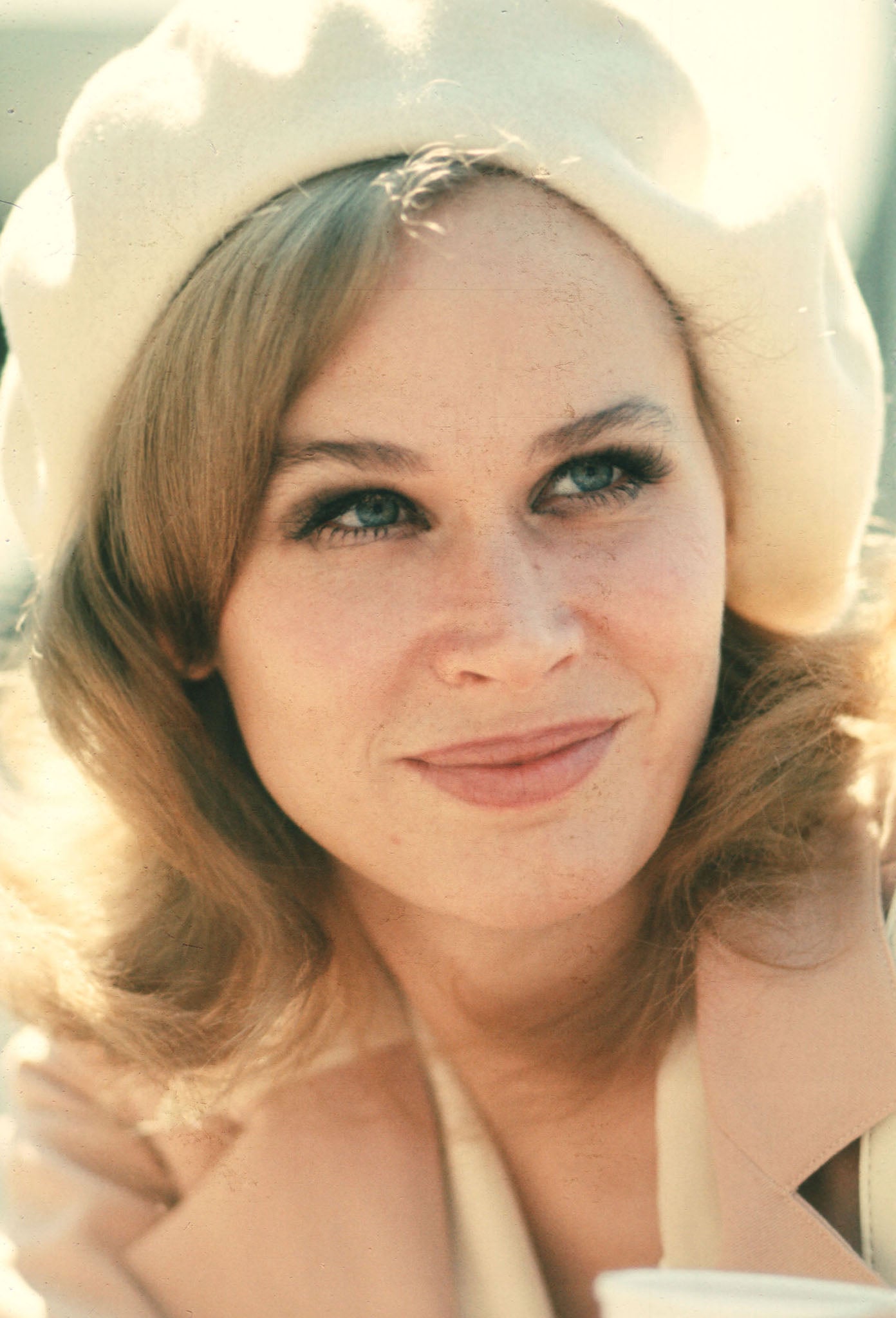 Actress Karen Black poses 1973 in USA. Black has starred in many films and received several awards and nominations throughout her acting career.