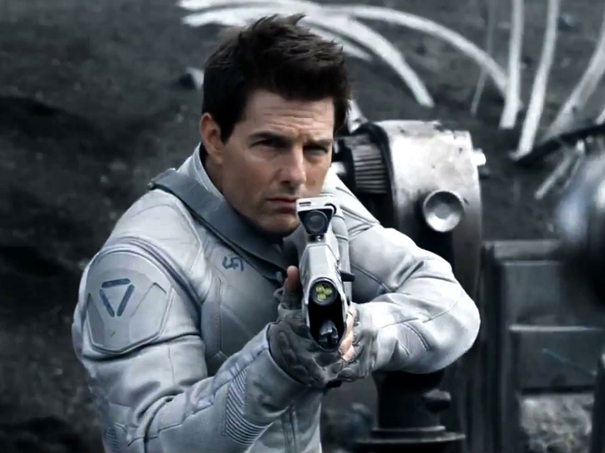 Tom Cruise in Joseph Kosinski’s science-fiction mystery thriller ‘Oblivion’