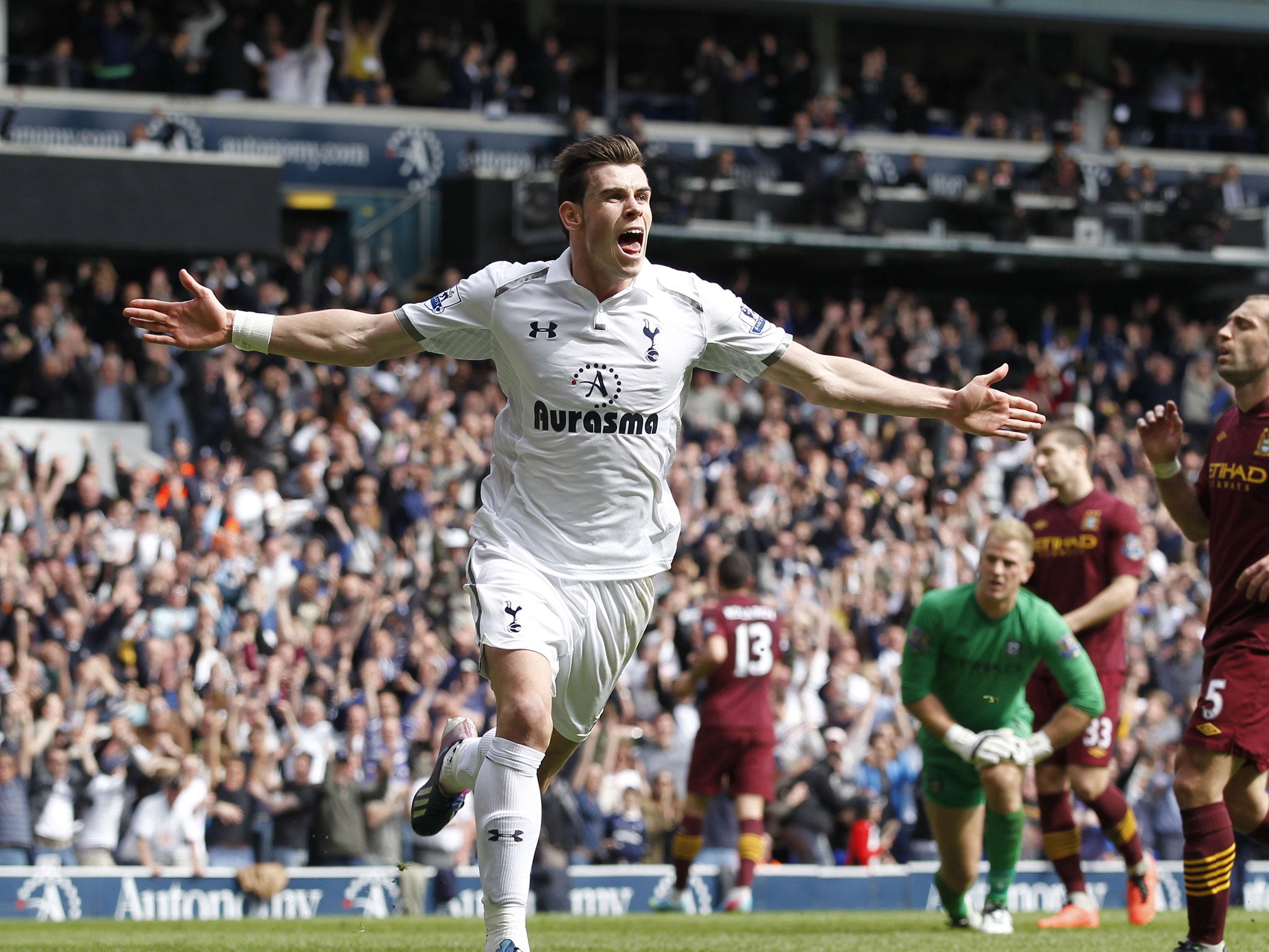 Gareth Bale celebrates his goal for Tottenham