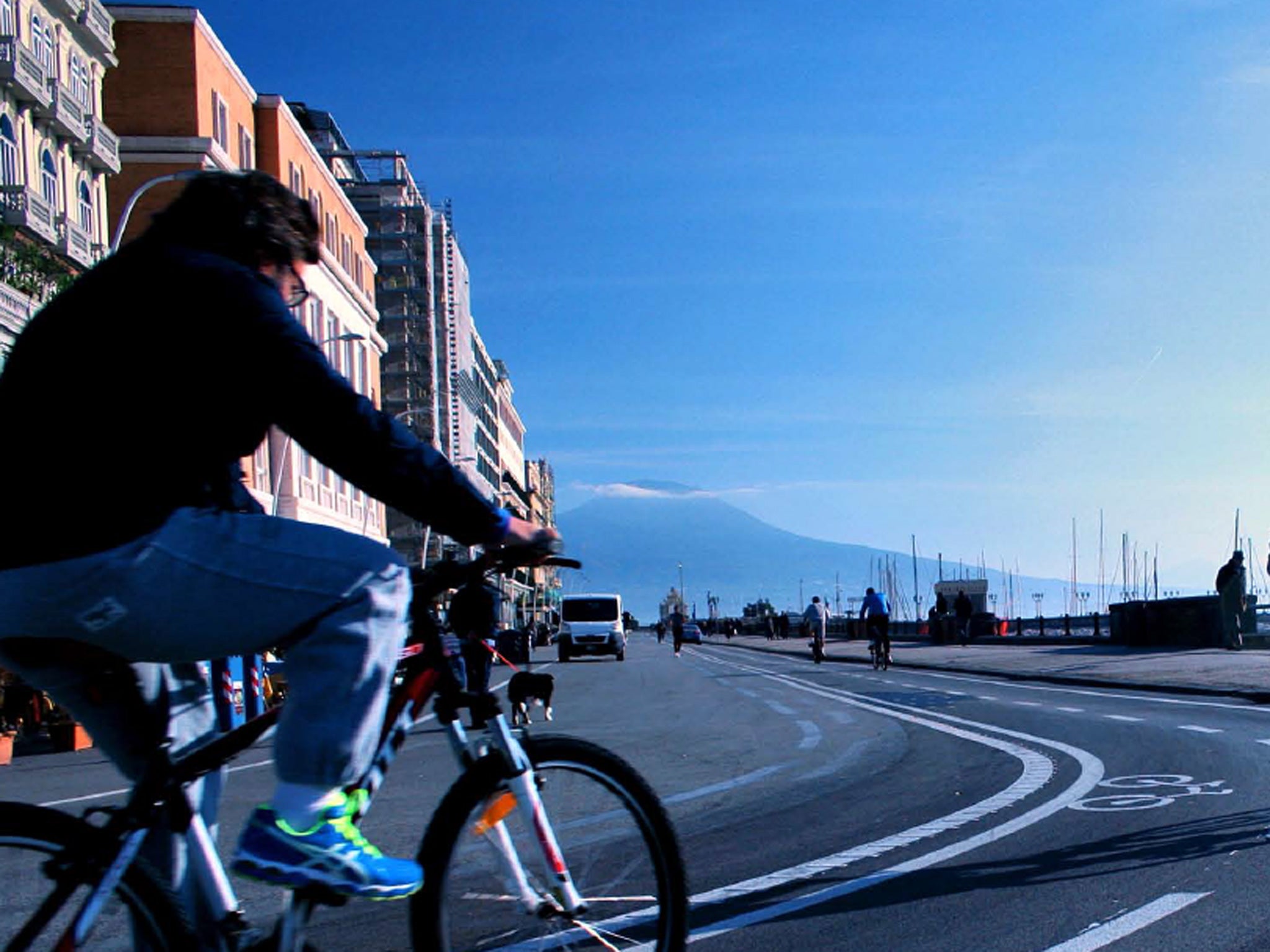 Freewheeling: the lungomare liberato