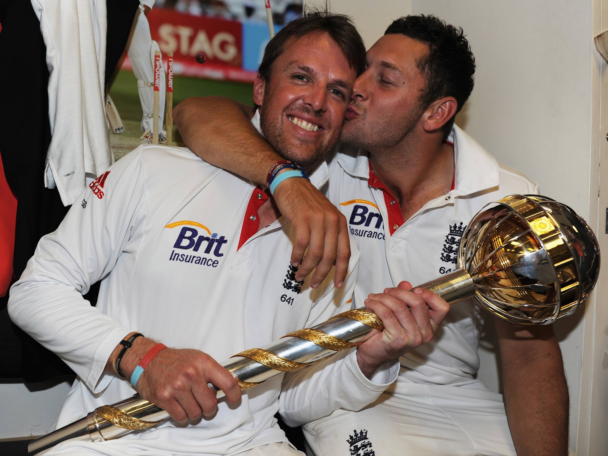 Graeme Swann and Tim Bresnan are both recalled to the England squad to face New Zealand