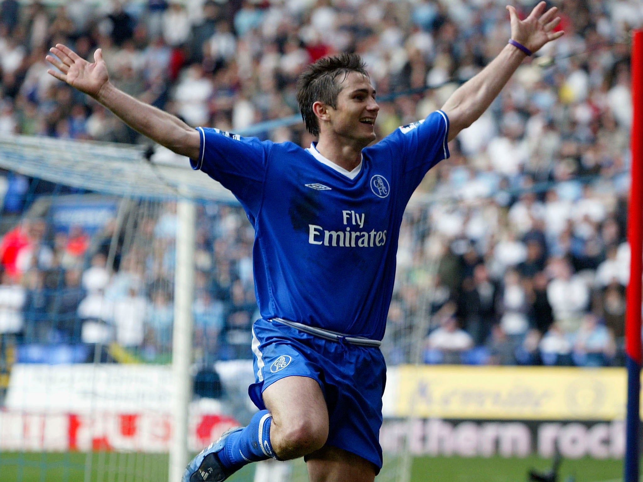 Lampard celebrates scoring the second goal against Bolton that sealed the Premier League title for Chelsea in 2005