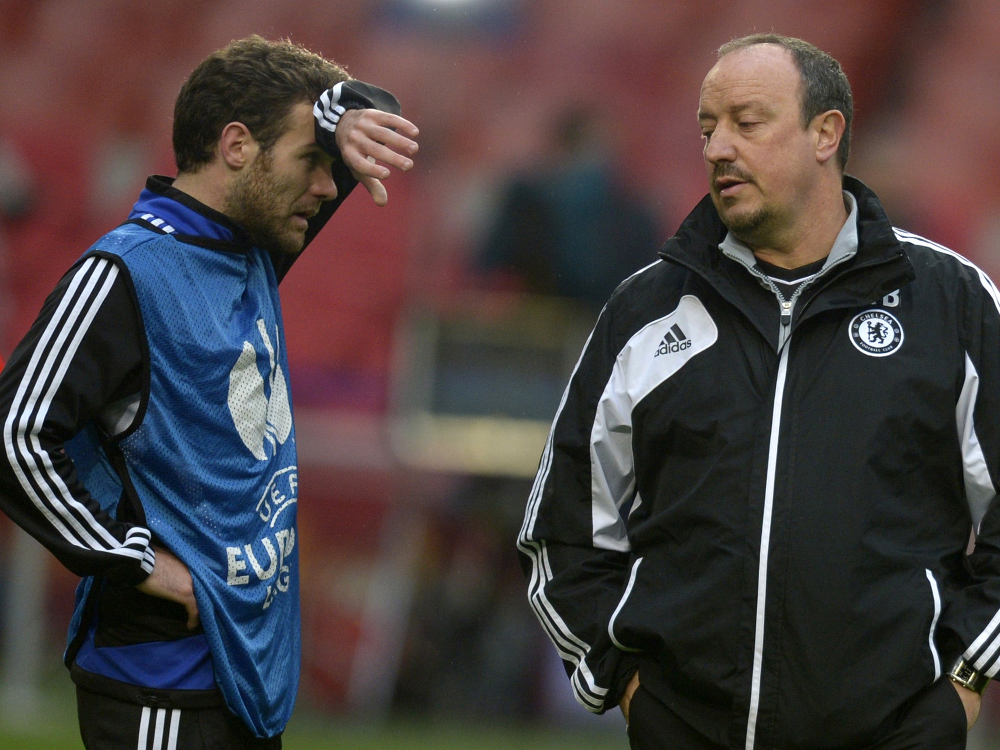 Juan Mata alongside Rafael Benitez ahead of the final