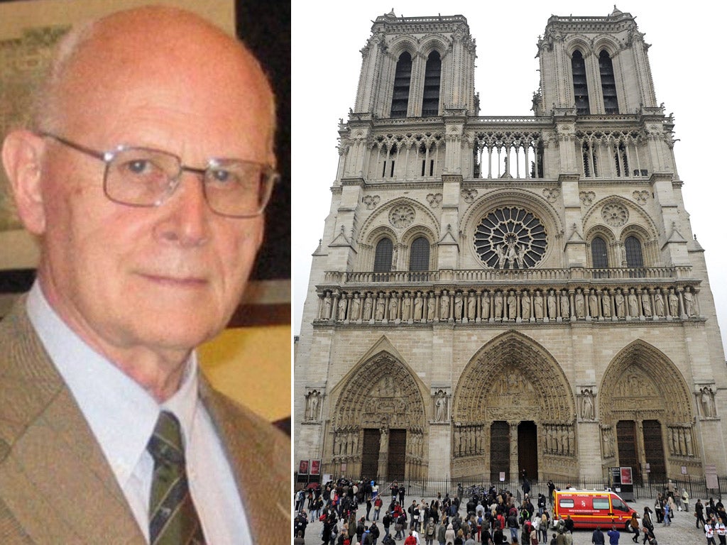 Dominique Venner; Notre Dame Cathedral is evacuated by the police
