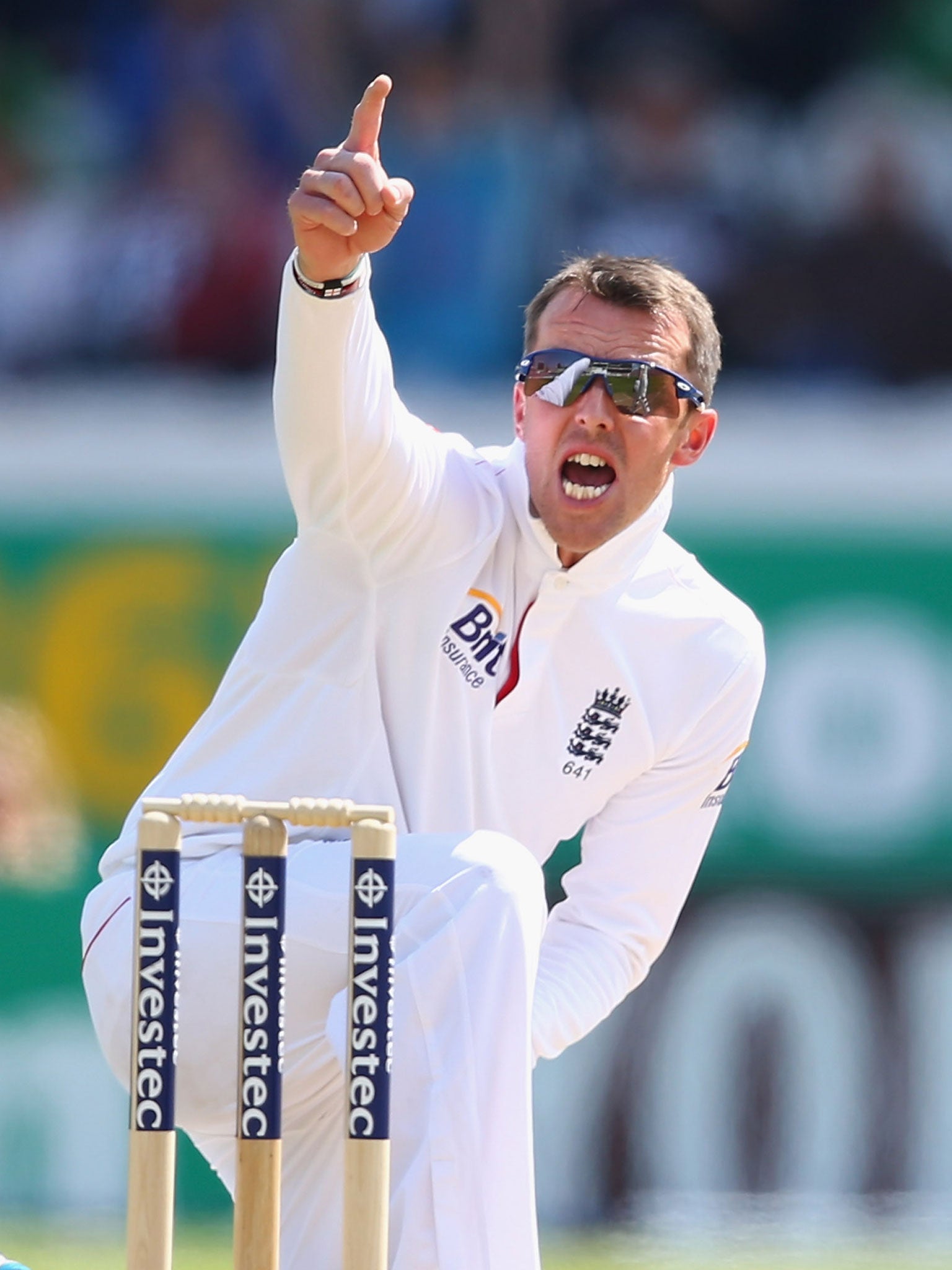 England’s Graeme Swann celebrates taking another scalp