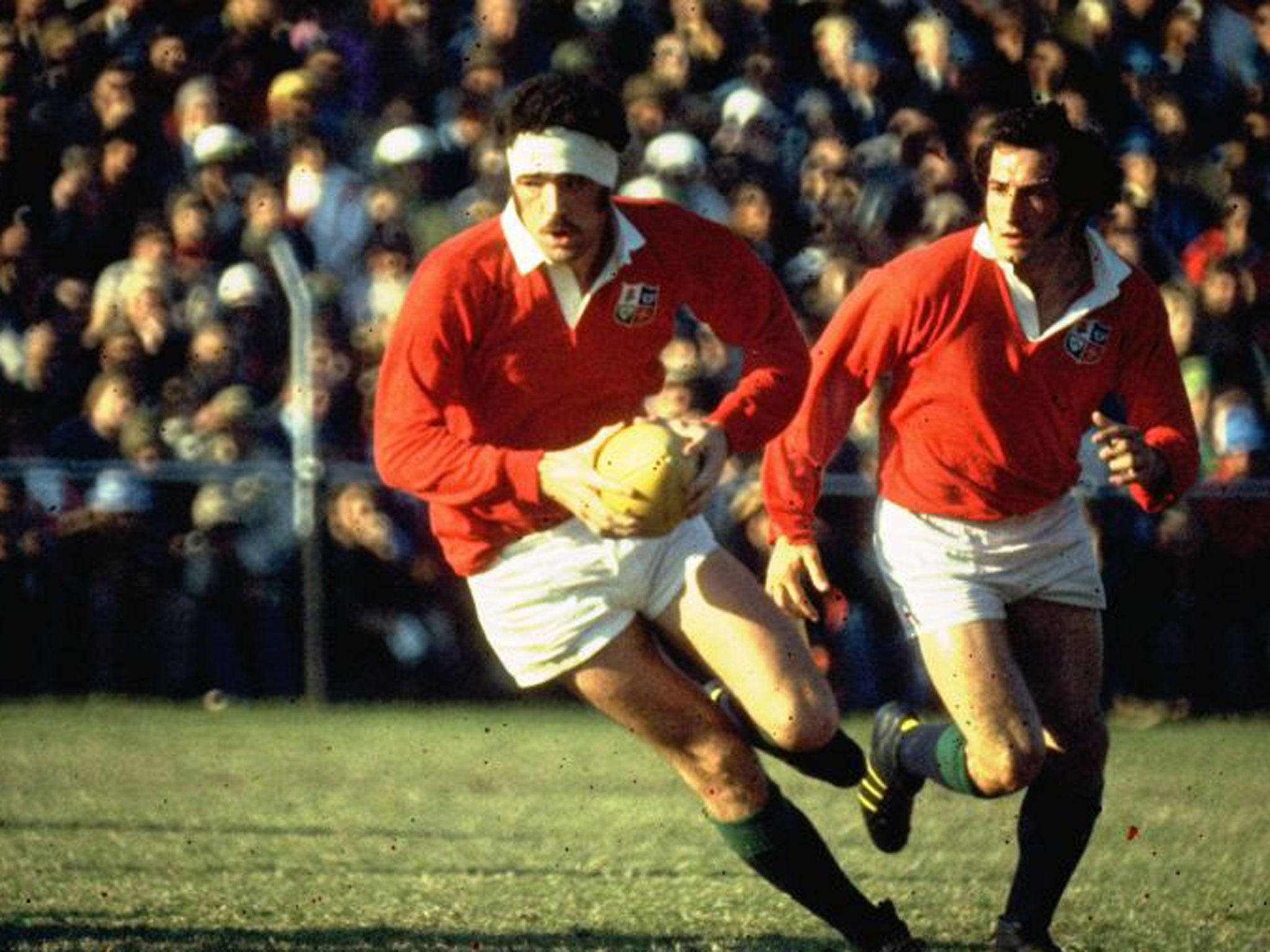 Mervyn Davies takes on South Africa in 1974