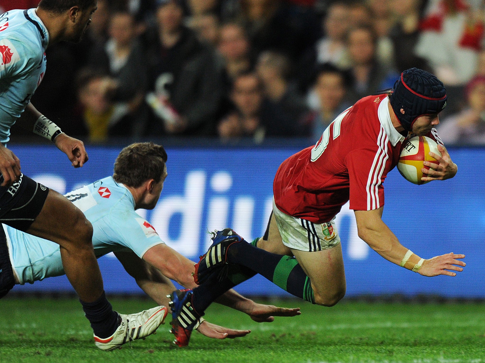 Leigh Halfpenny scores against the NSW Waratahs